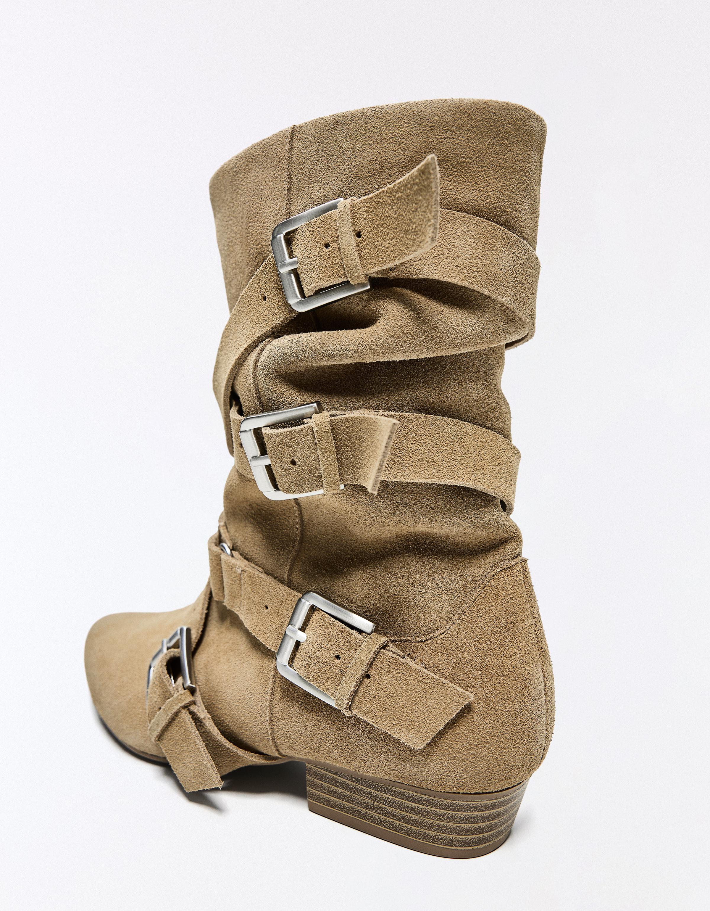FLAT LEATHER BOOTS WITH BUCKLES — SAND