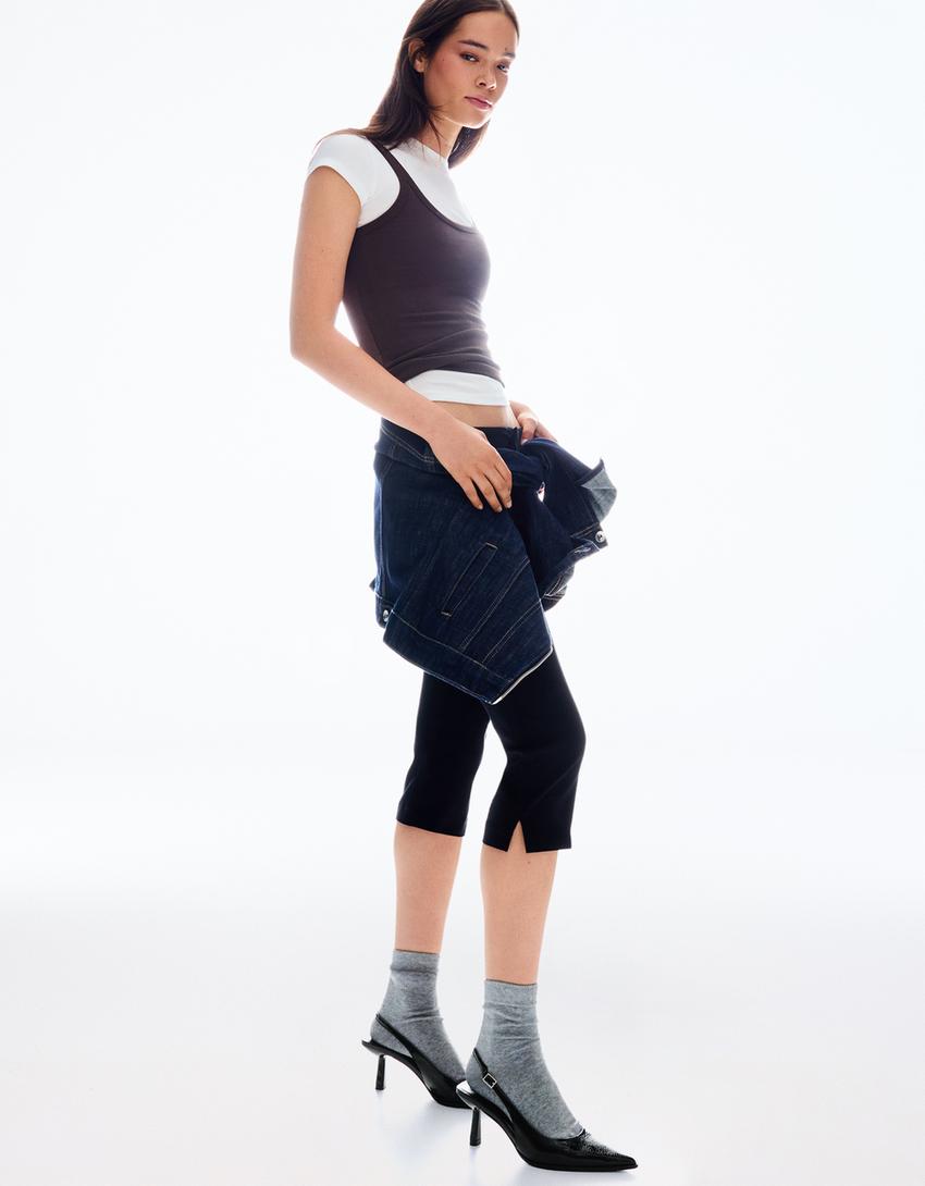 Chaussures à talon kitten heel ouvertes à l'arrière-Noir