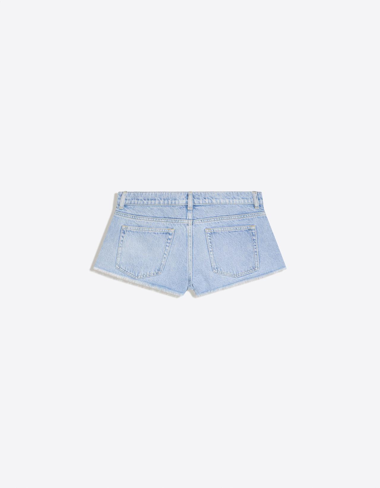 Frayed hem denim mini shorts — Light blue