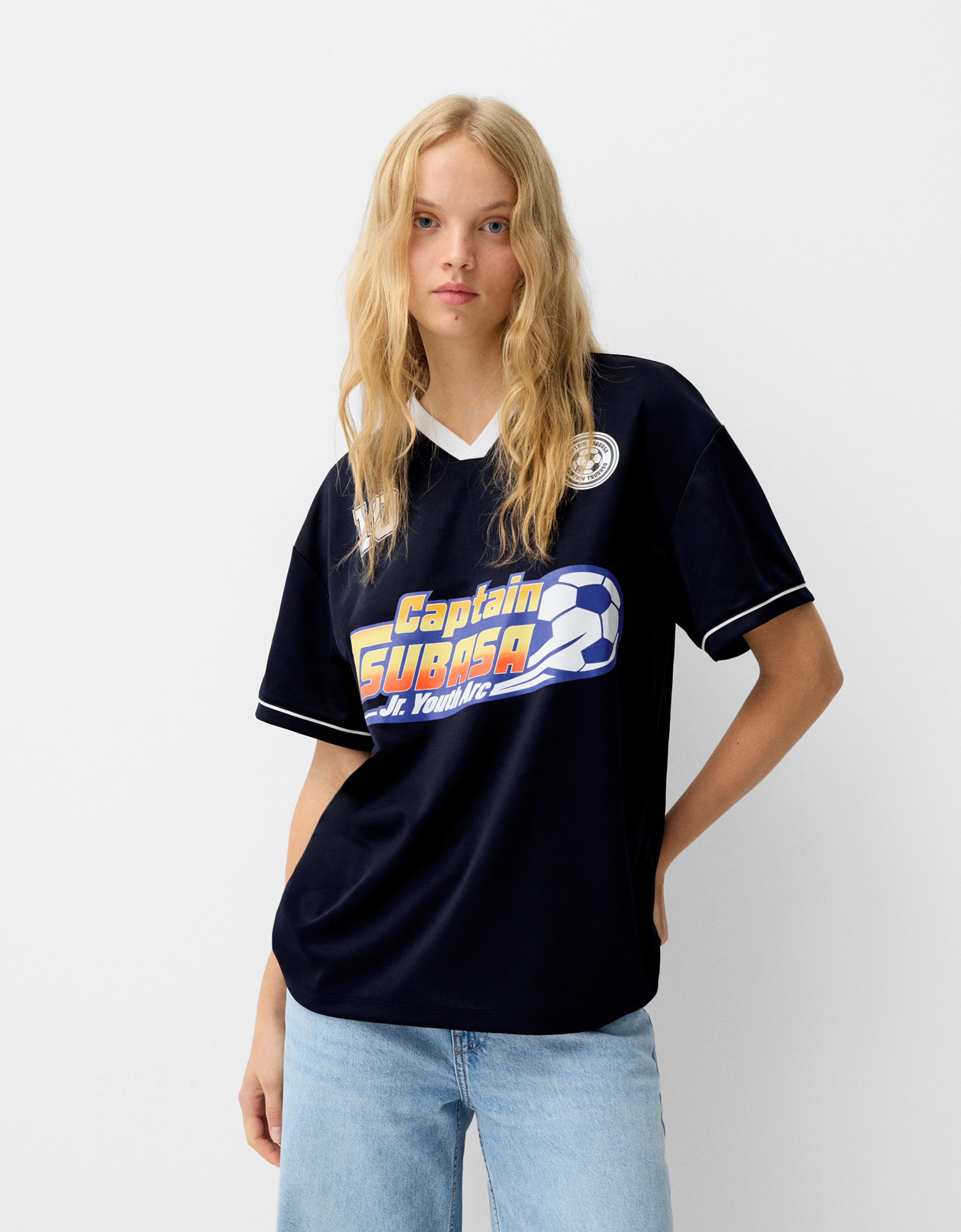 Bershka Sportliches T-Shirt Captain Tsubasa Mit Kurzen Ärmeln Damen Xs Marinenblau