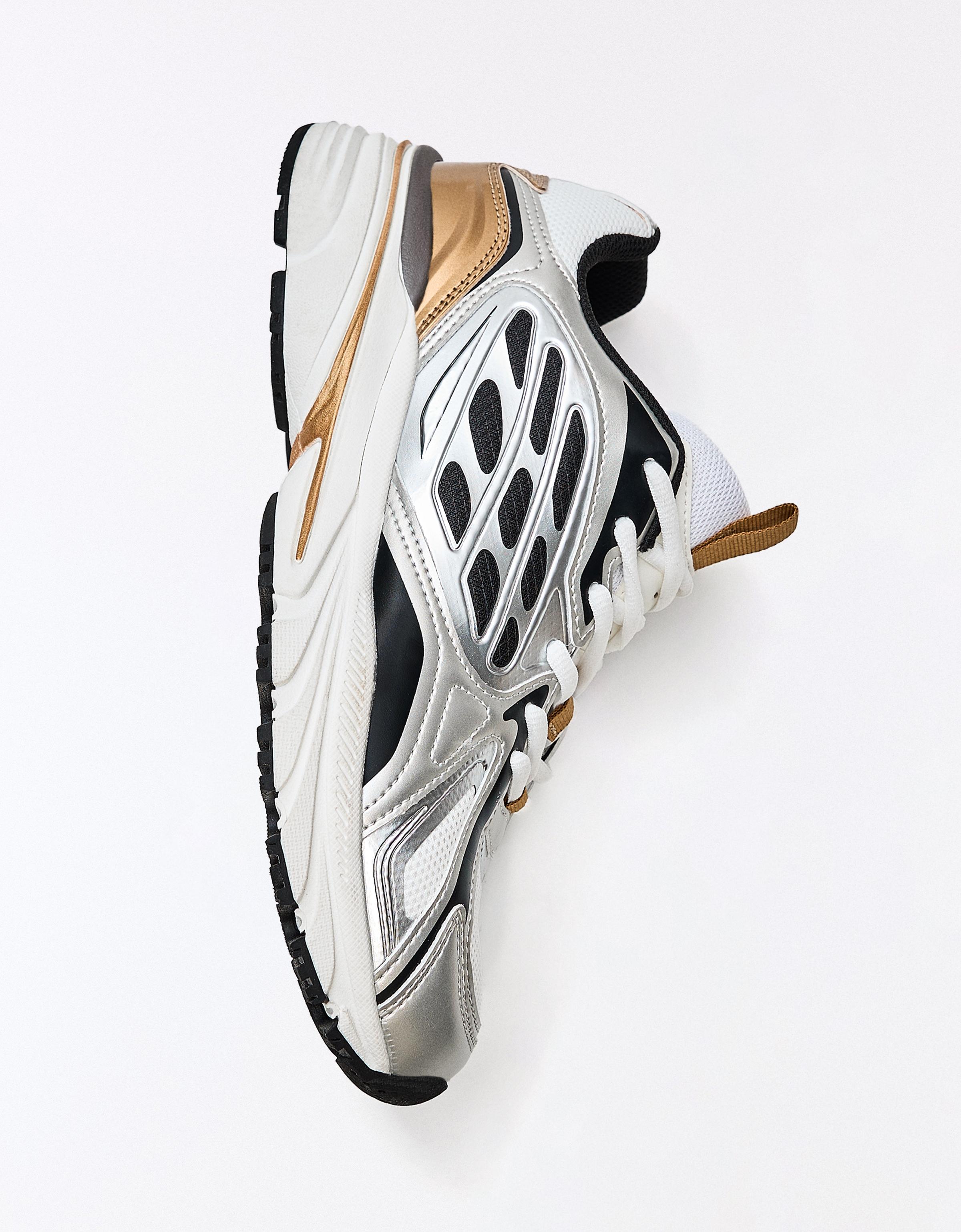 Multi-piece trainers