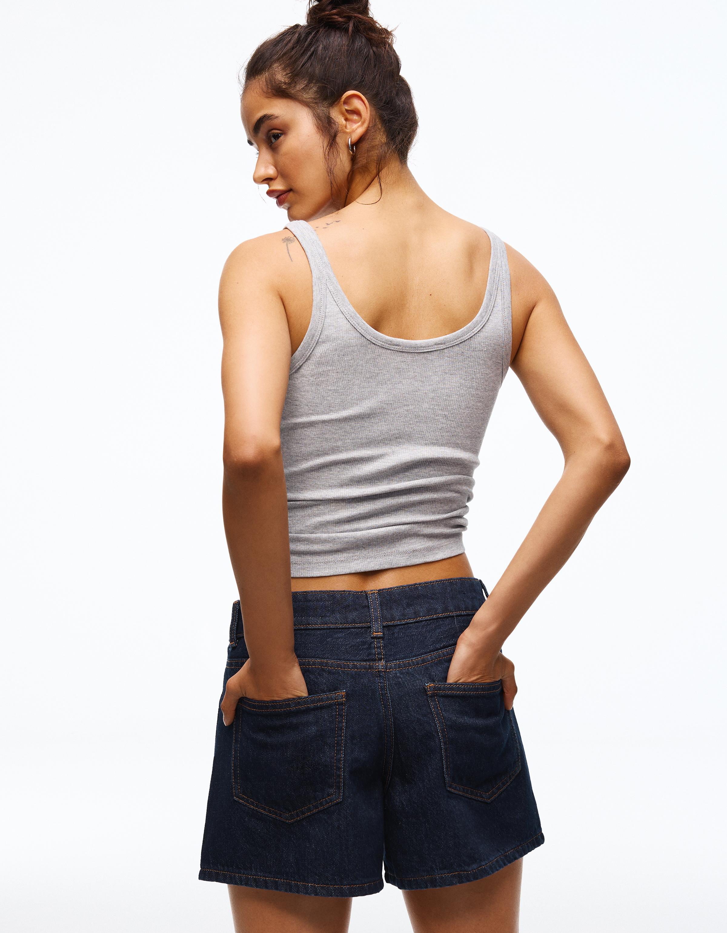 Bershka 90'lar tarzı denim şort görsel 5