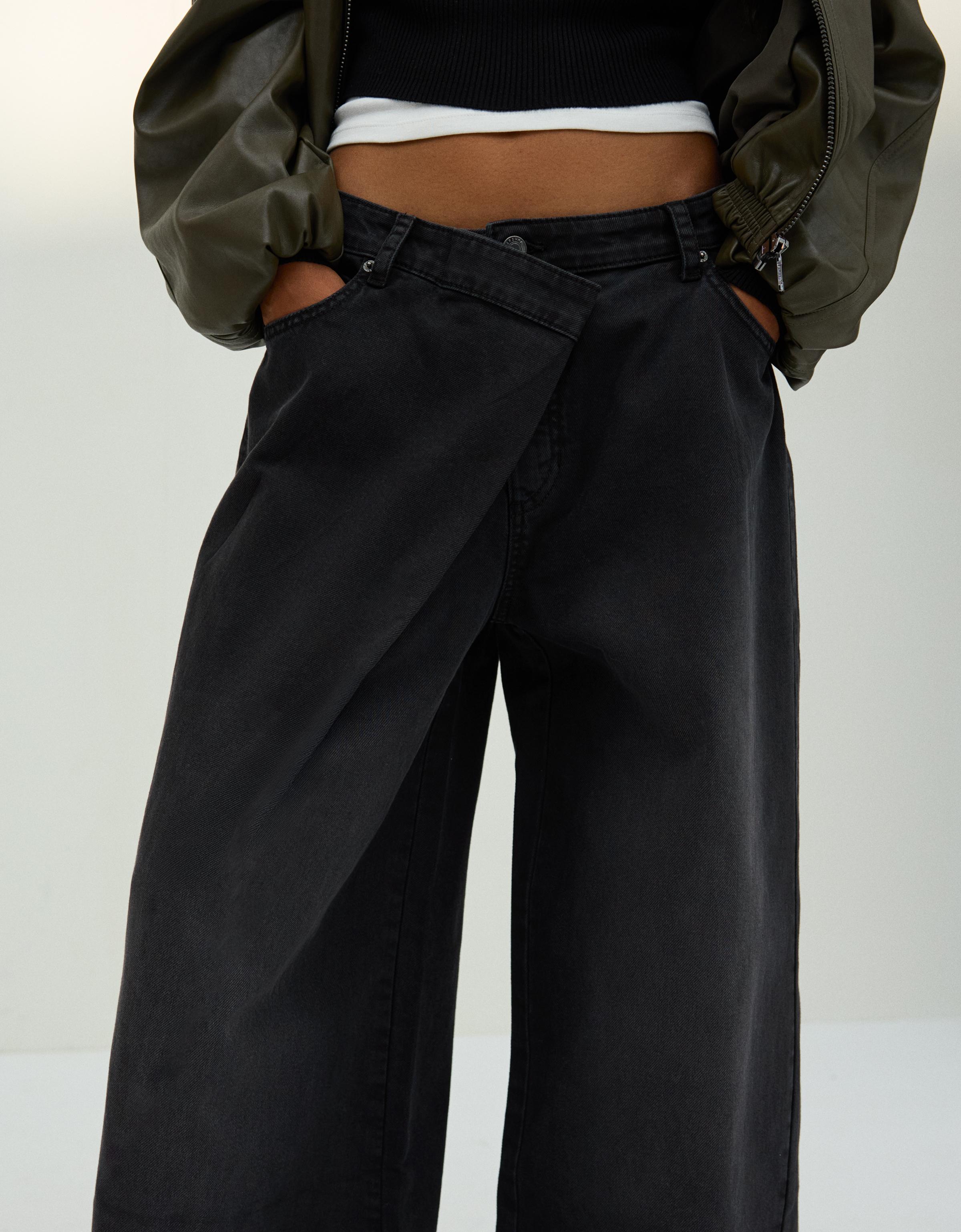 Barrel-leg trousers