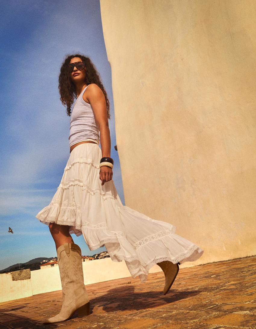 Korollinen Cowboy-saapas niiteillä-Beige