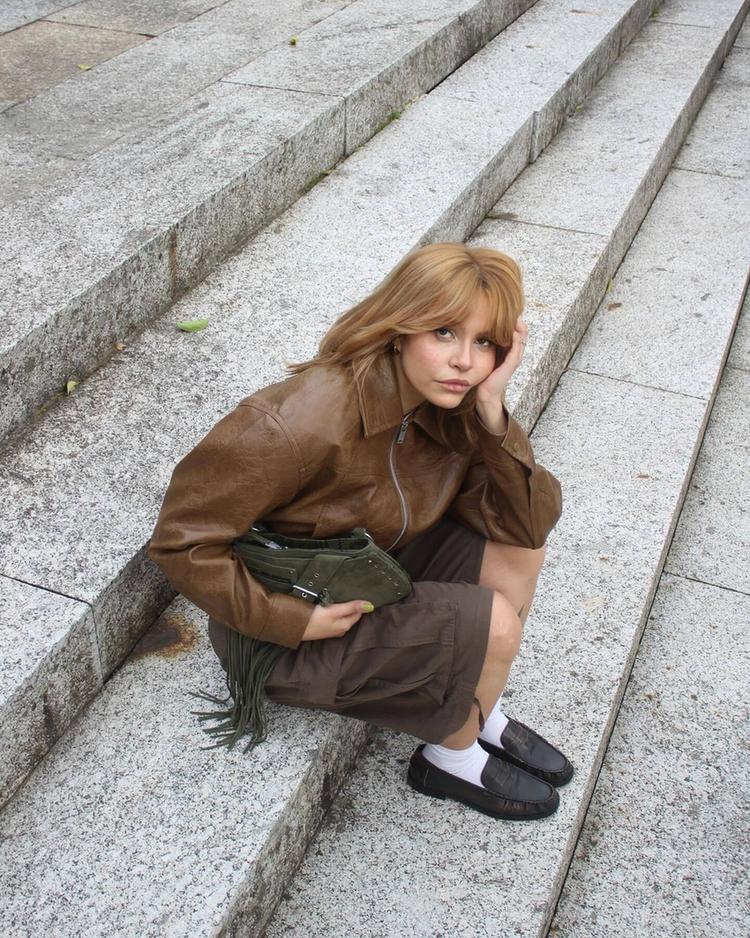 Chicas-Leather Look