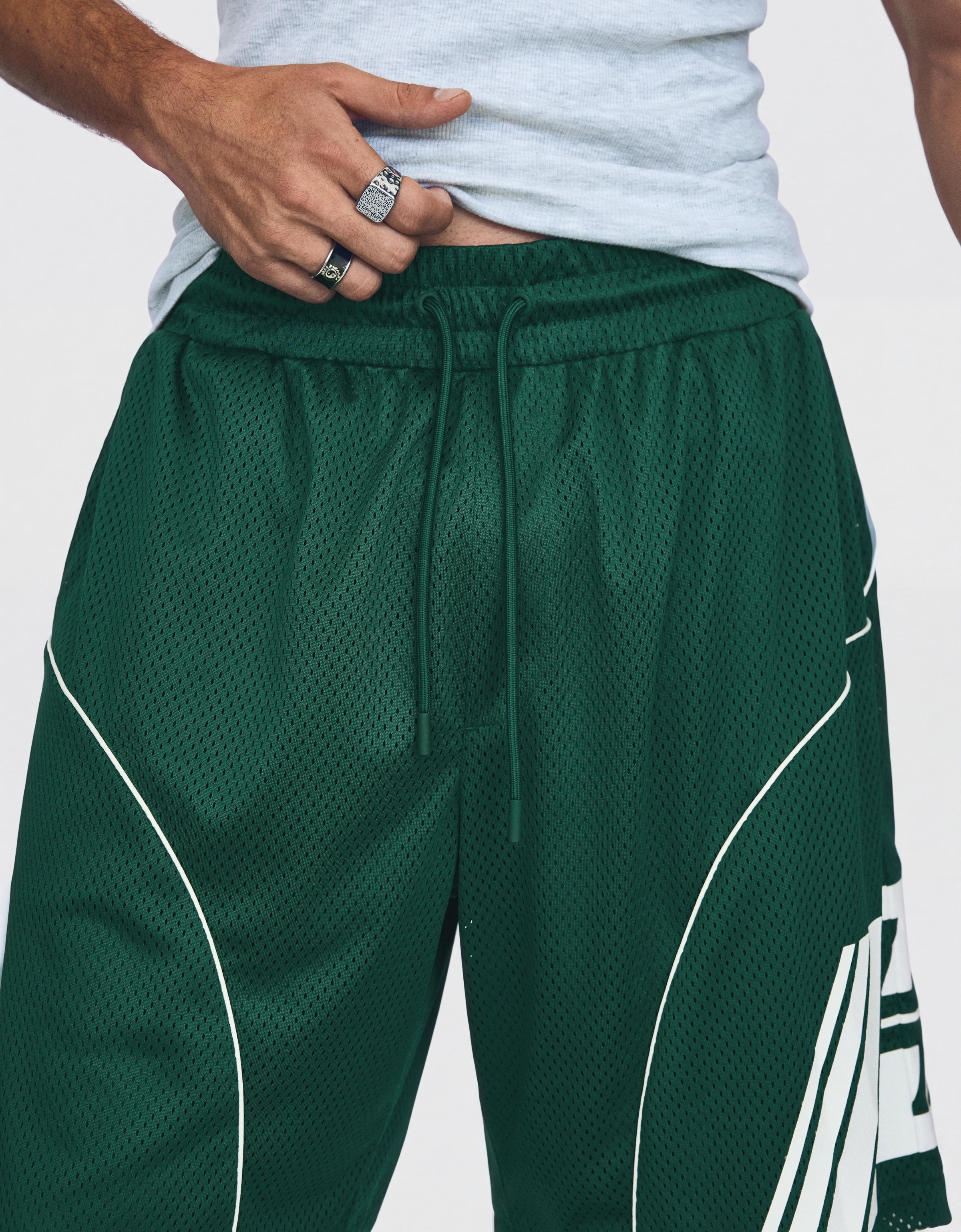 Contrast print mesh Bermuda shorts — Green