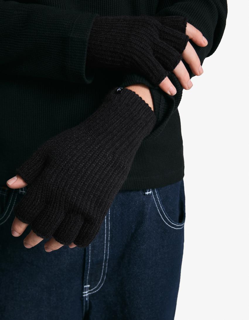 Knit mittens-Black