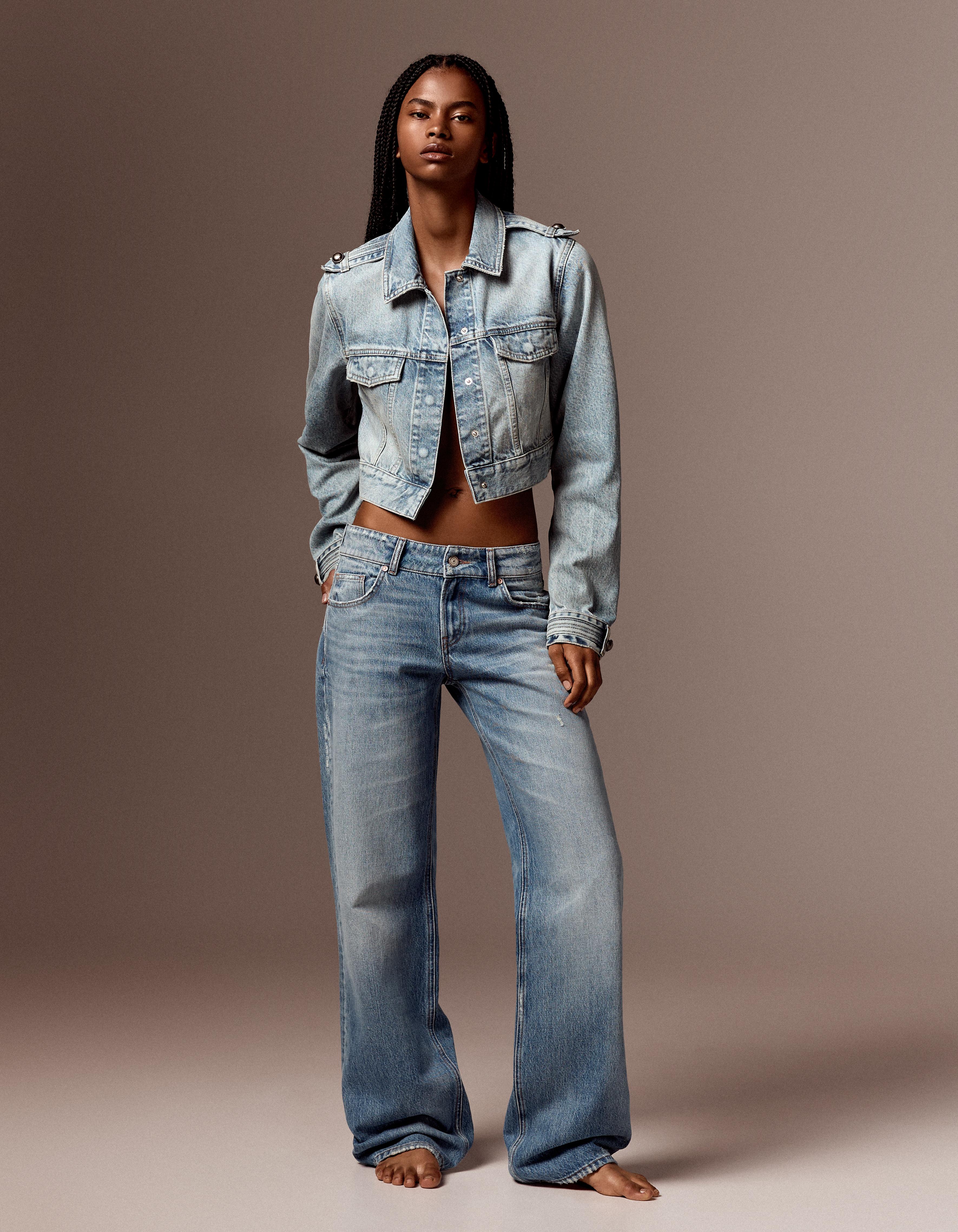 Bershka Jeansy O Kroju Straight I Średnim Stanie Kobieta 44 Wyblakły Niebieski