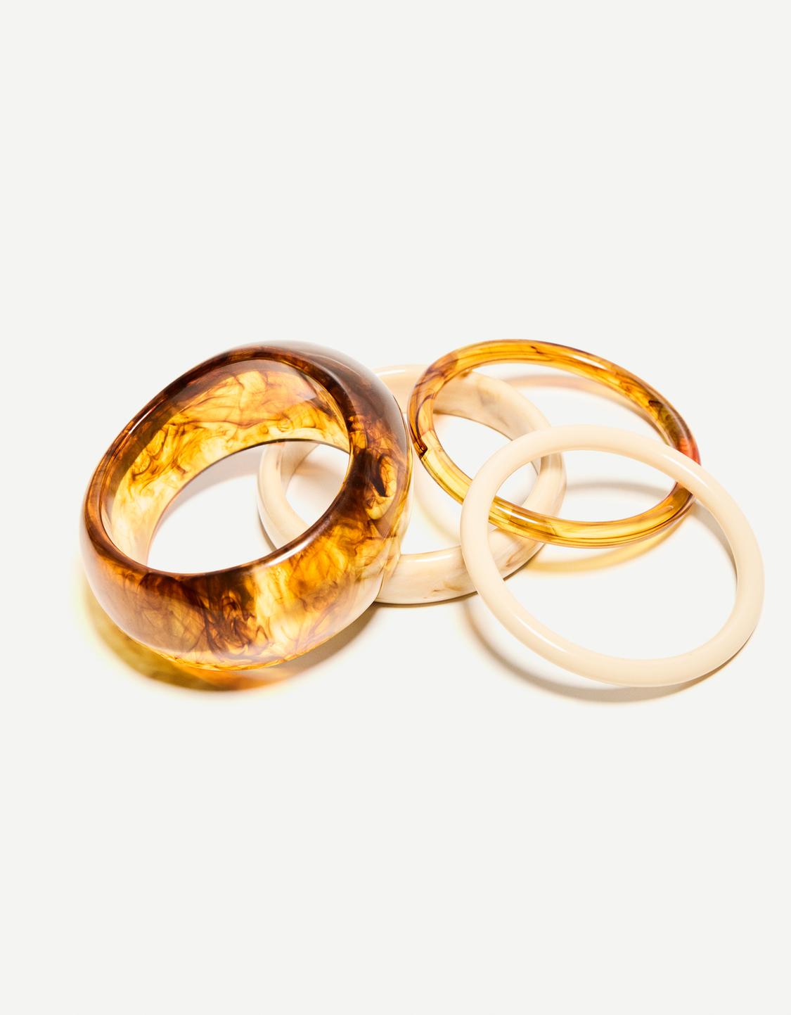 4-pack of mother-of-pearl-effect bracelets