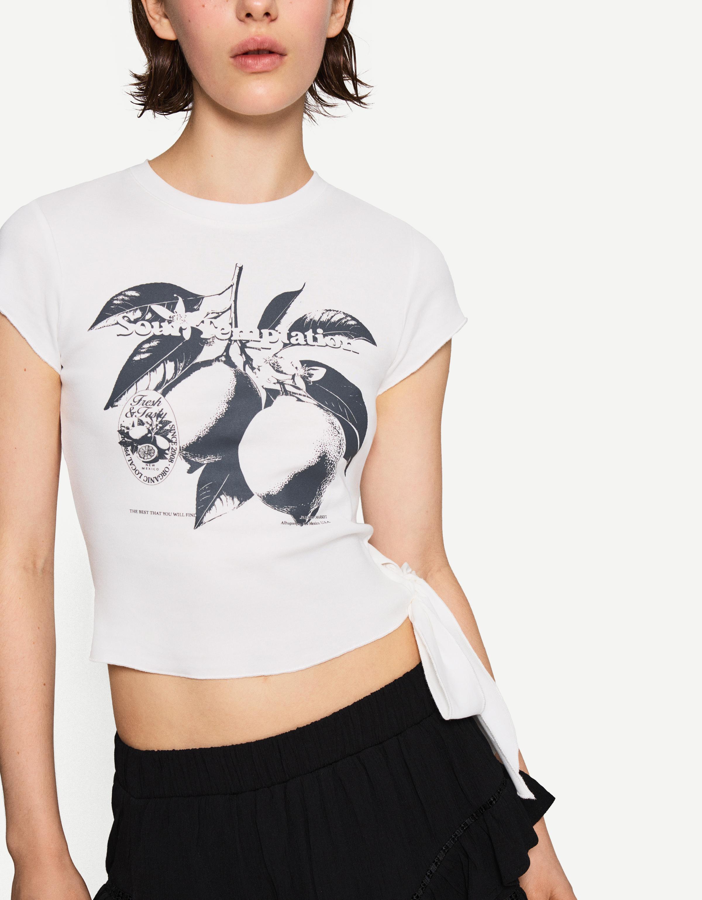 Bershka T-Shirt Mit Kurzen Ärmeln Knoten Und Print Damen Xs Rohweiß