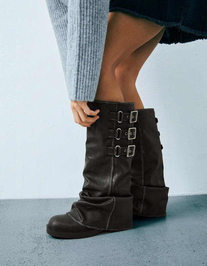 Flat slouchy biker boots with buckles-BLACK