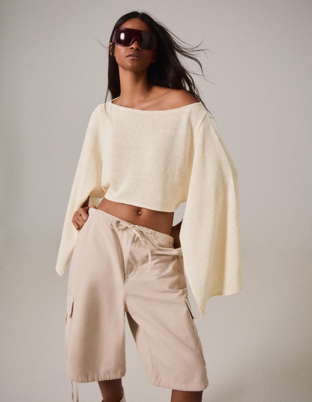 Metallic thread asymmetric cape — Sand