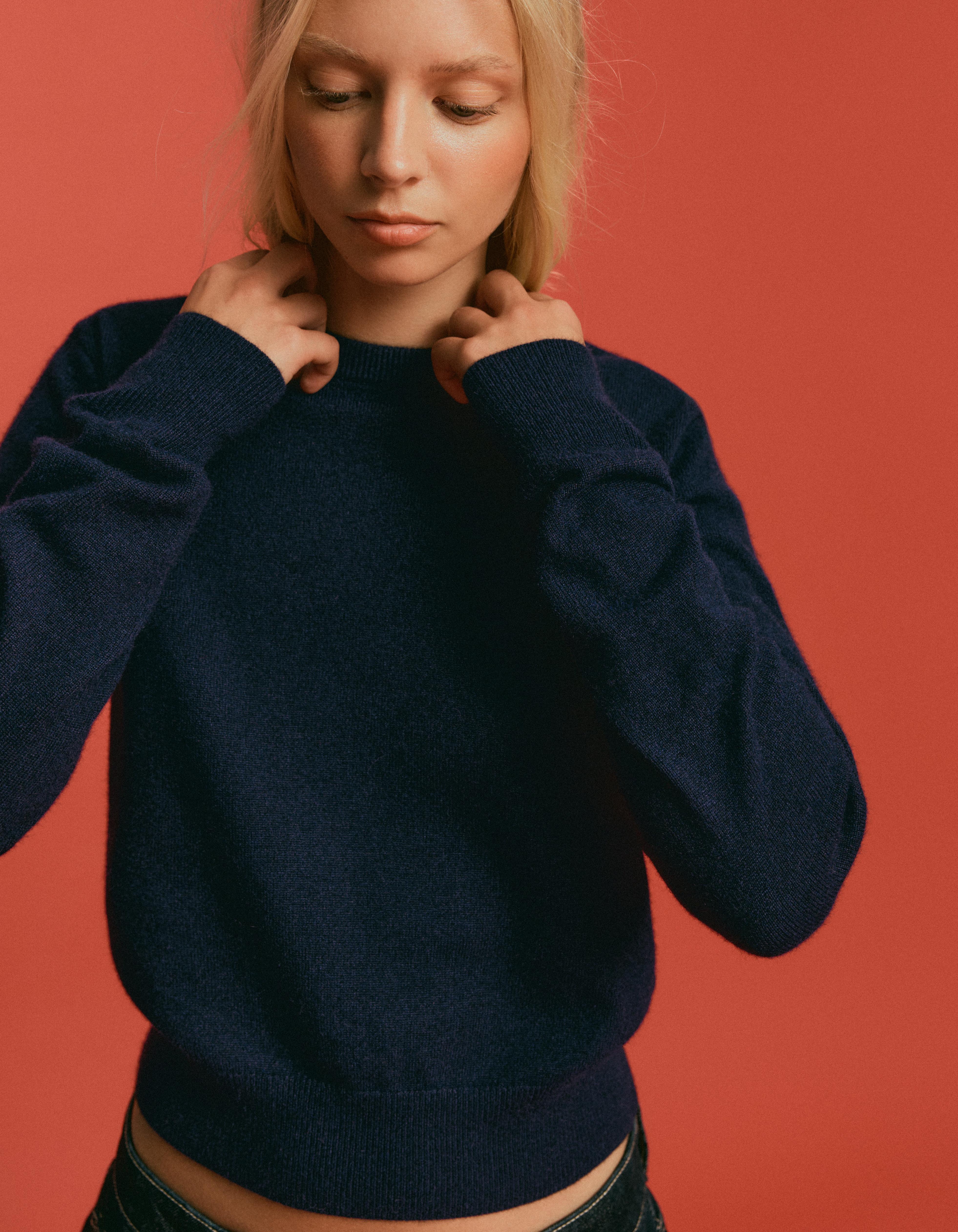Round neck jumper — Navy
