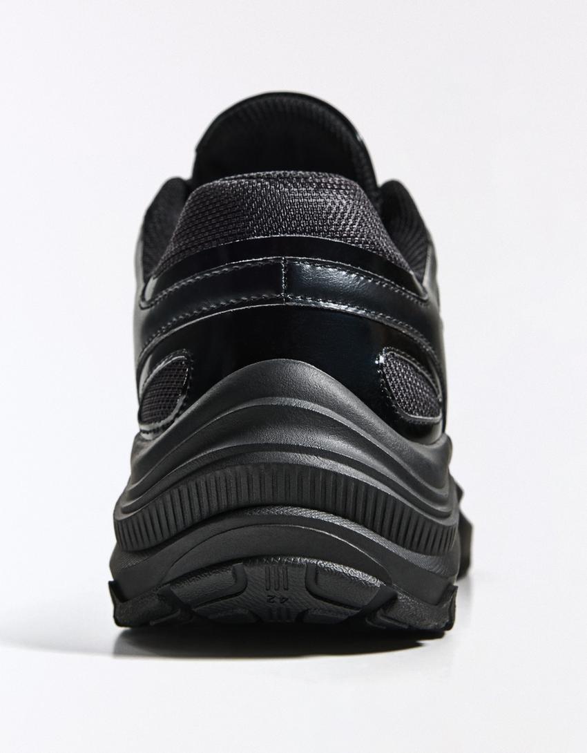 Deportivo OUT OF CORE-Negro