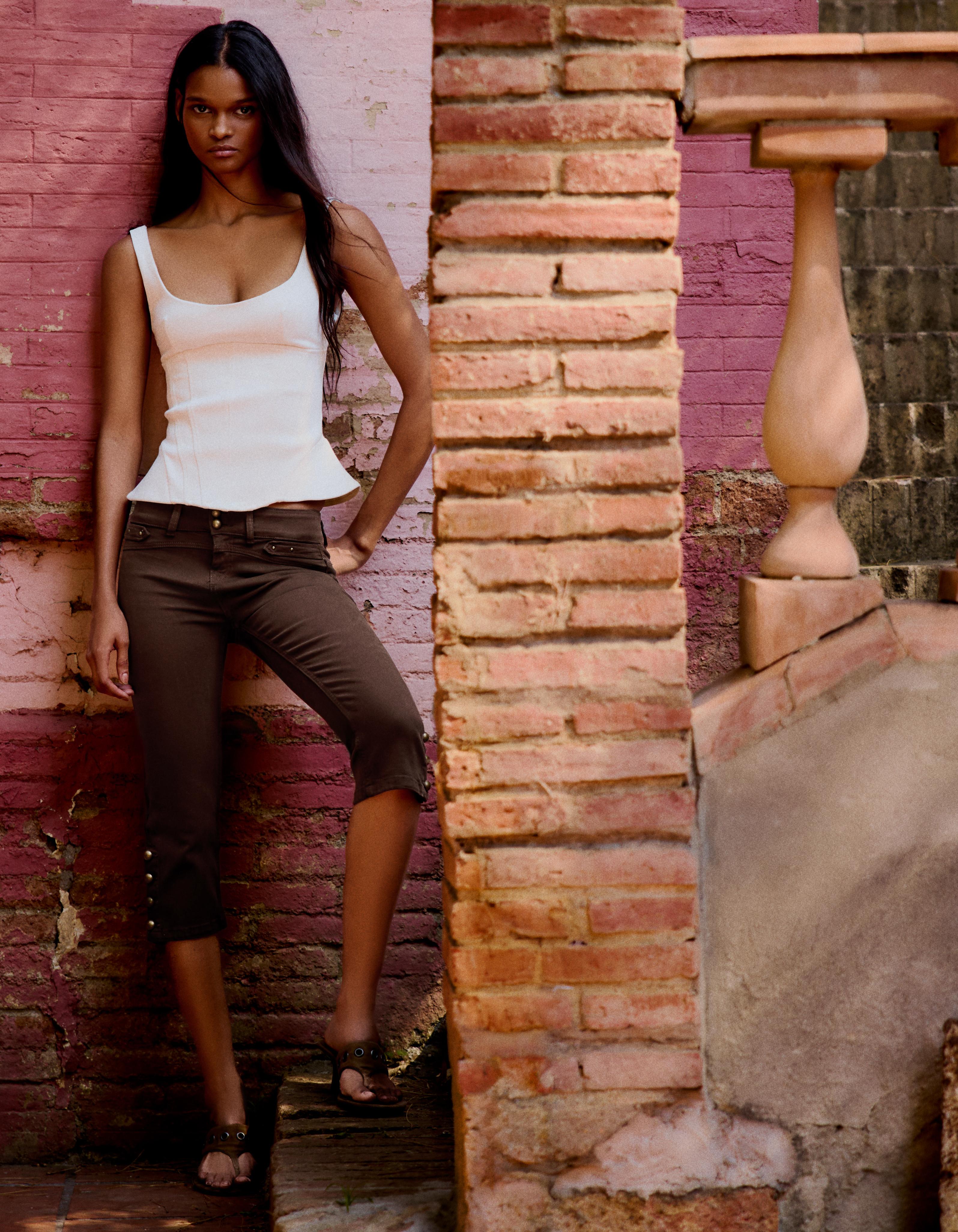 Bershka Jeans Capri Botones Mujer Marrón