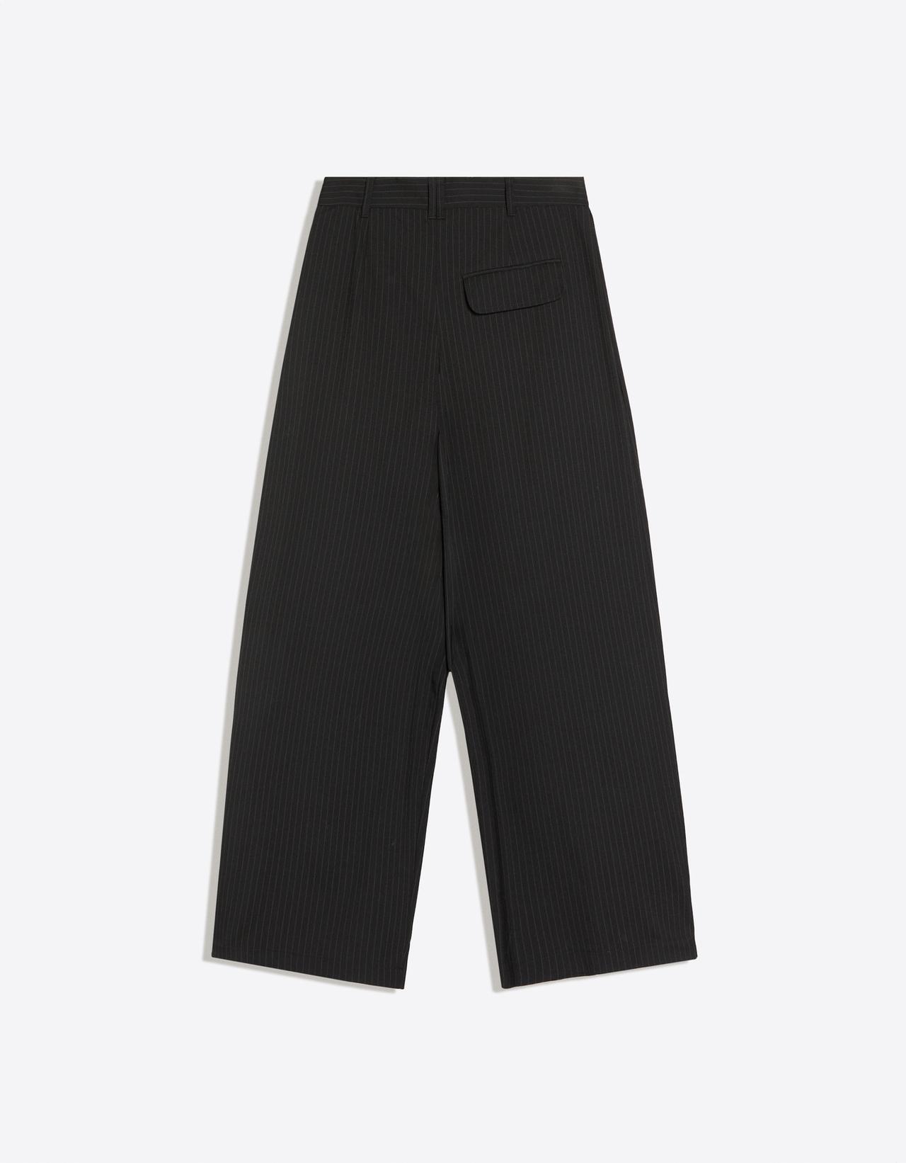 Balloon trousers with pleats and buttons — White / Black