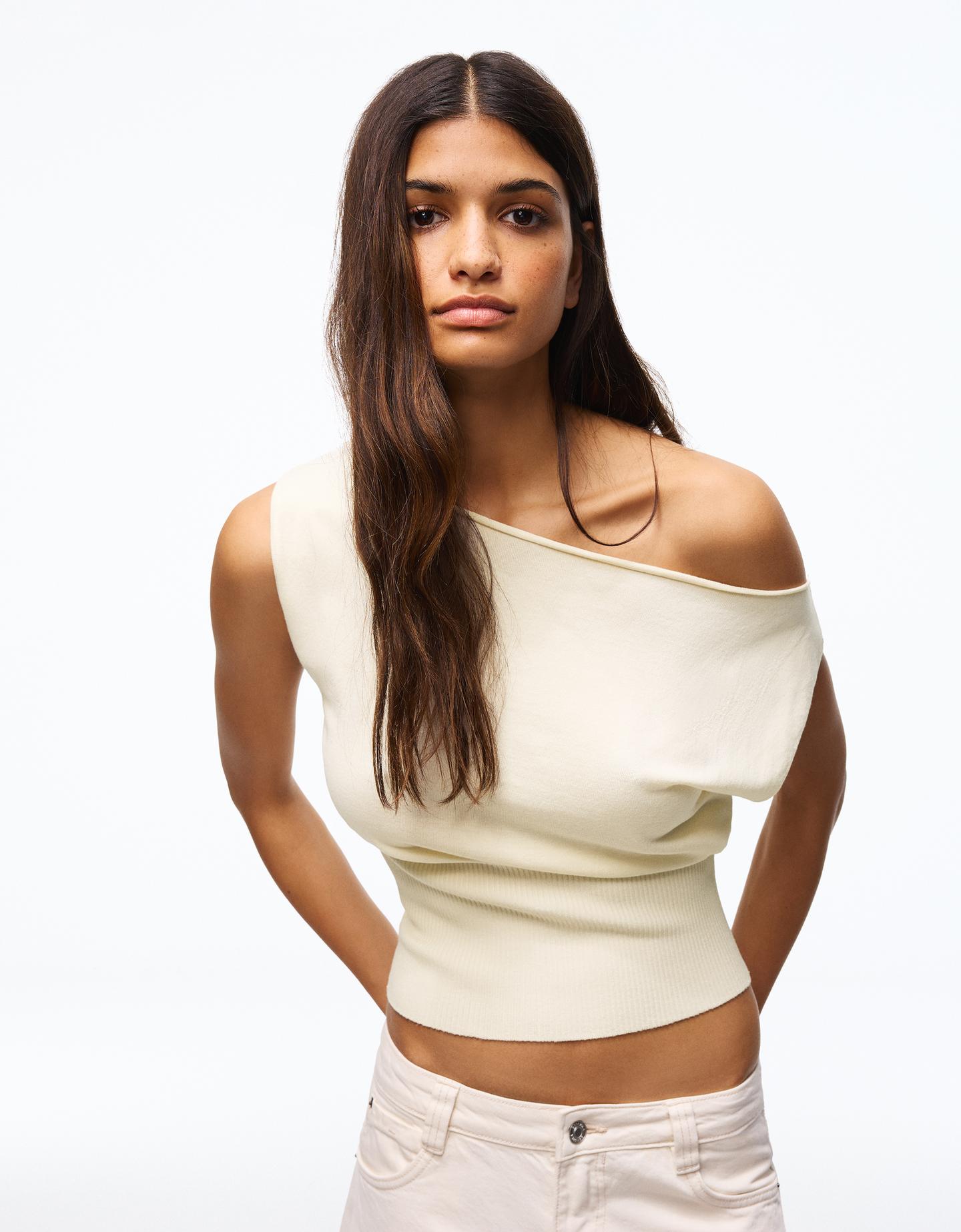 Bershka top z dekoltem w łódkę kremowy
