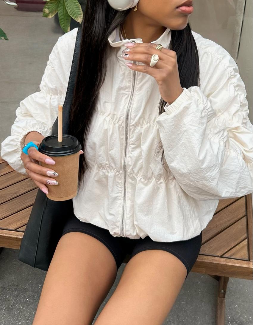 Blusão técnico franzido-Cru