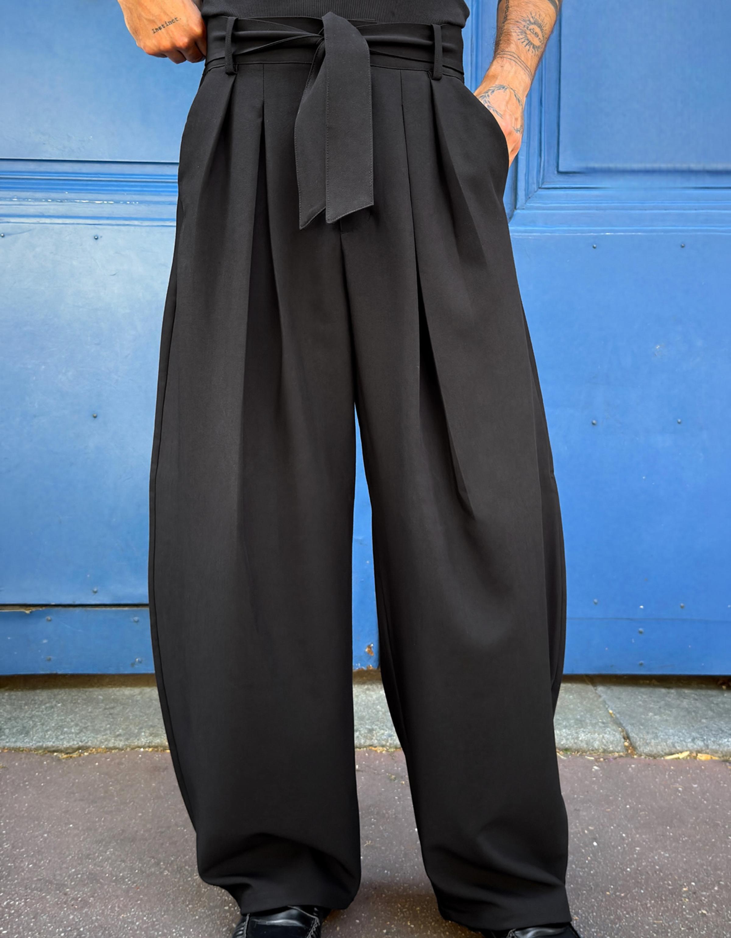 Barrel-leg trousers with darts and belt — Black