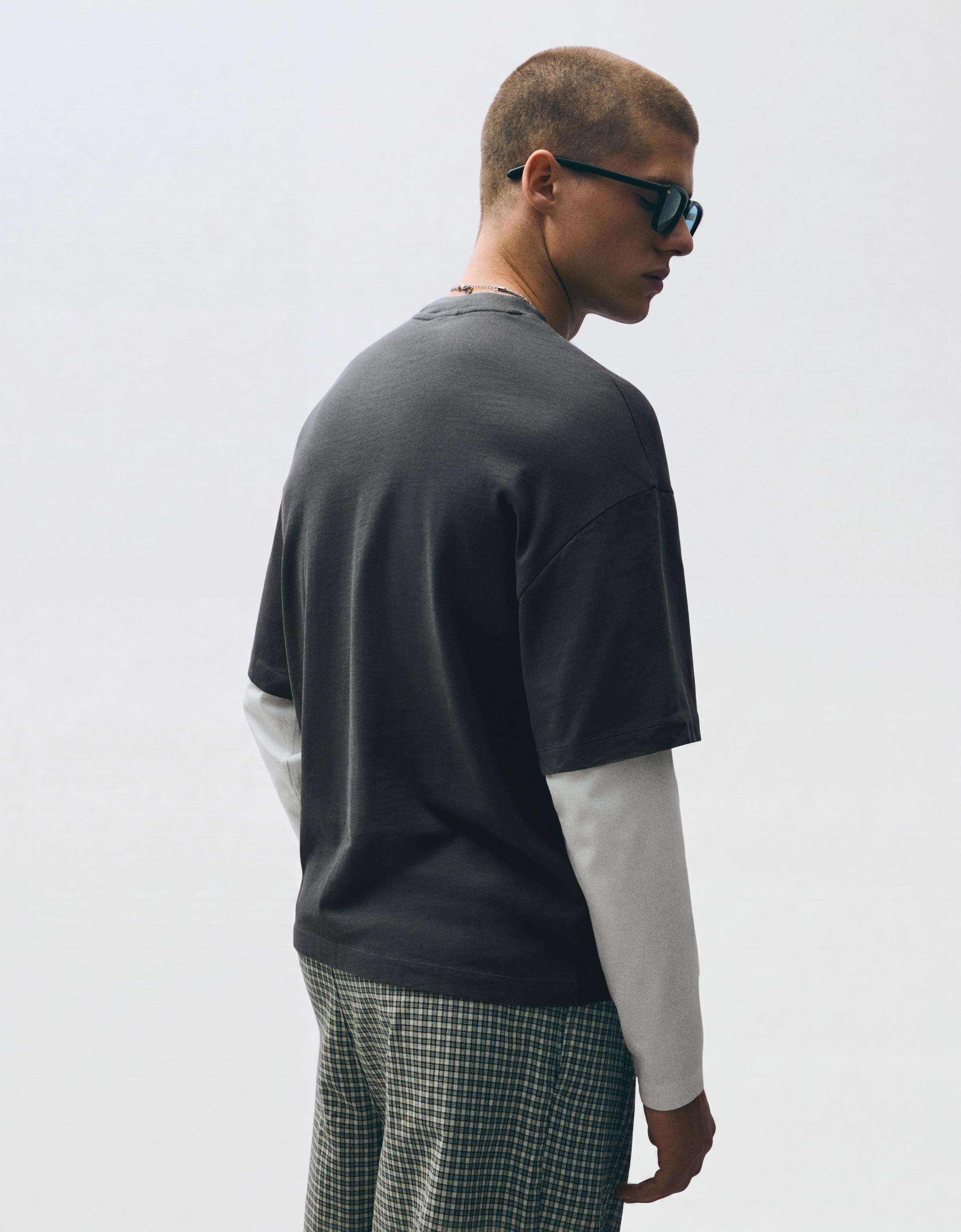 Contrast double-sleeve T-shirt — Dark grey