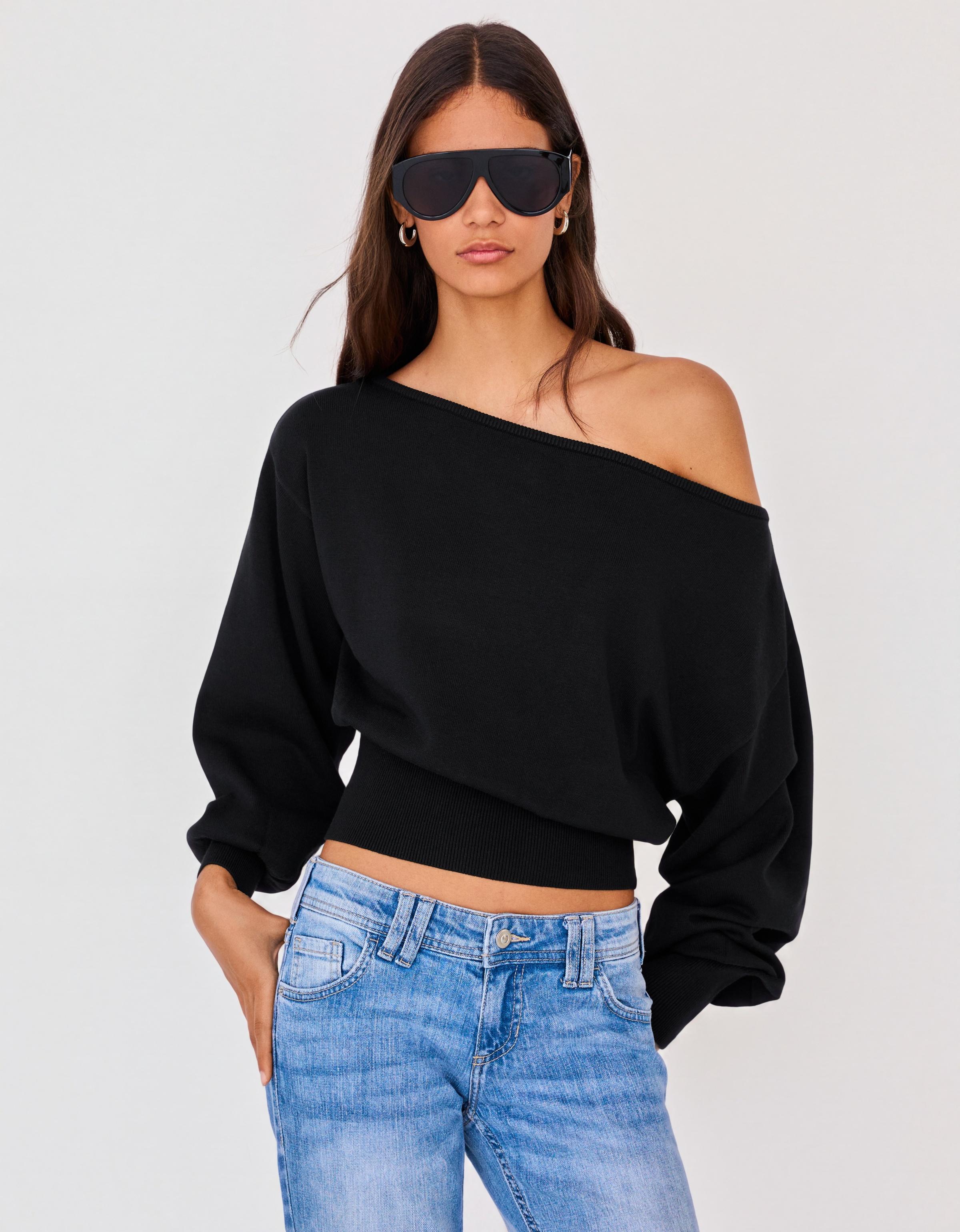 Asymmetric neck jumper — Black