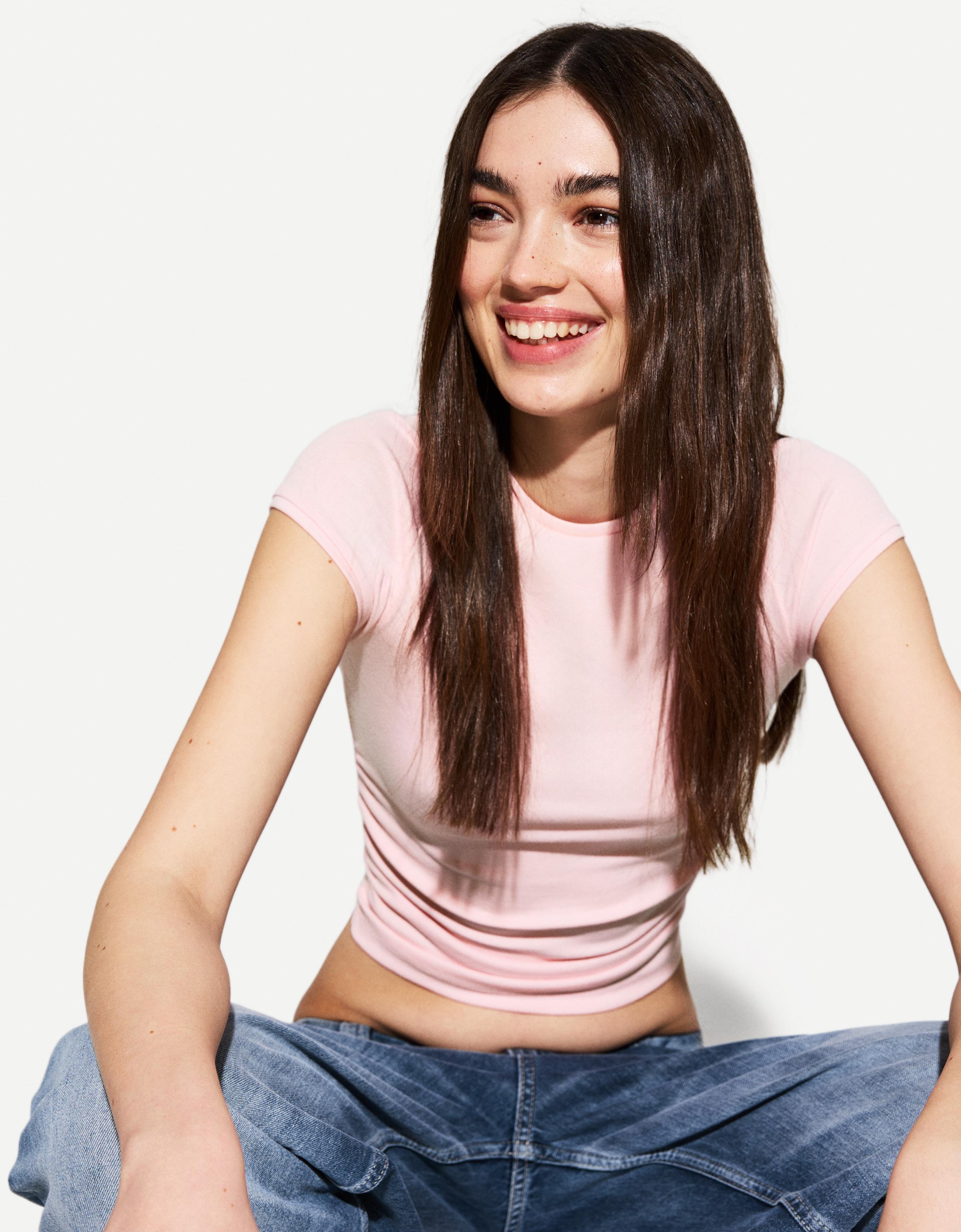 Bershka T-Shirt Mit Kurzen Ärmeln Und Seitlicher Raffung Damen Xs Rosa