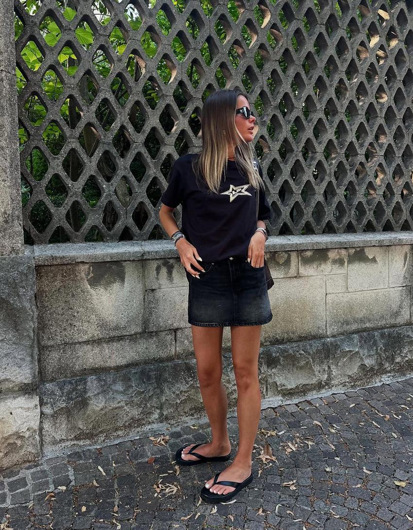 Lisa pildiga lühikeste varrukatega T-särk-Must-1