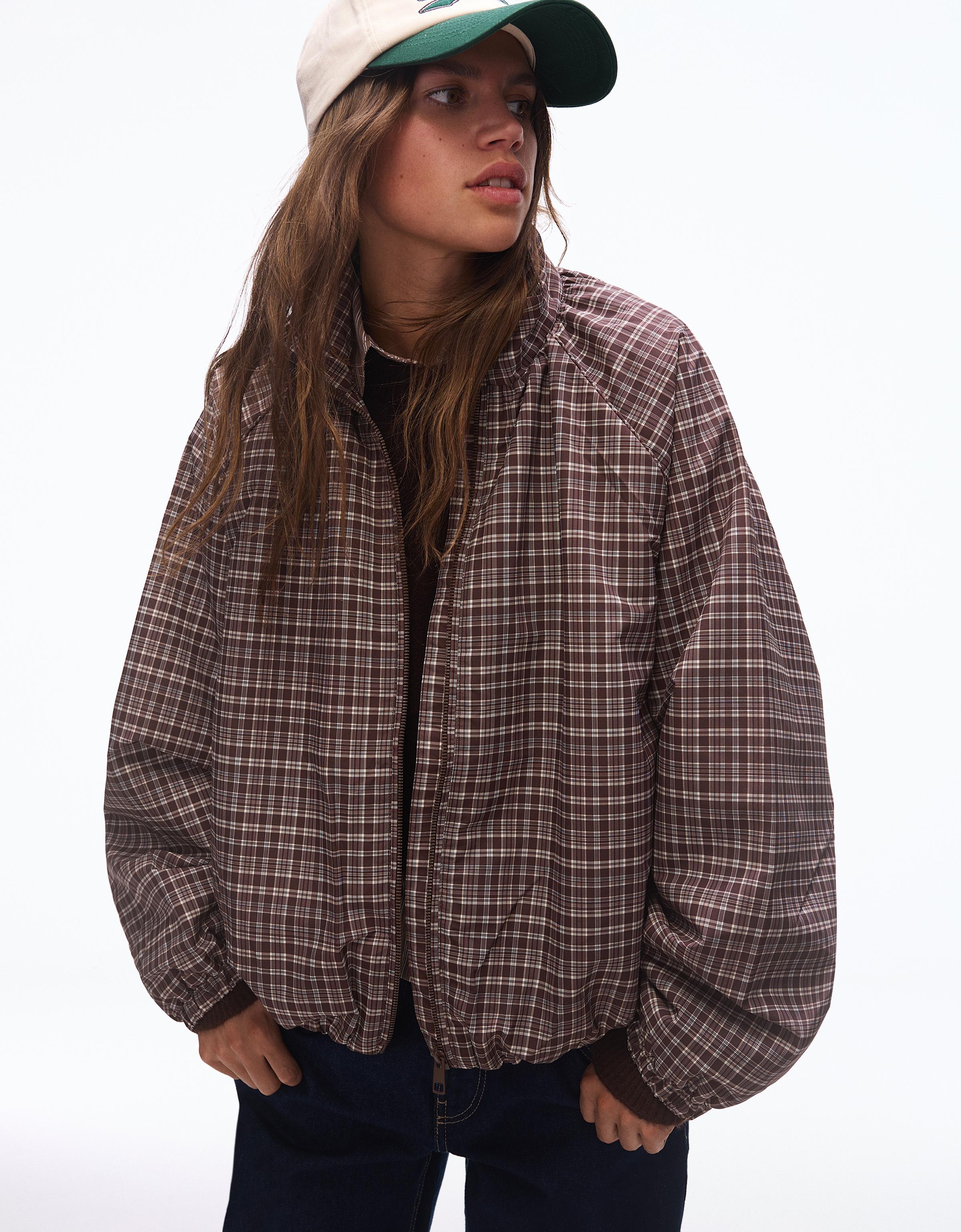 Oversize zip-up plaid jacket - Women | Bershka