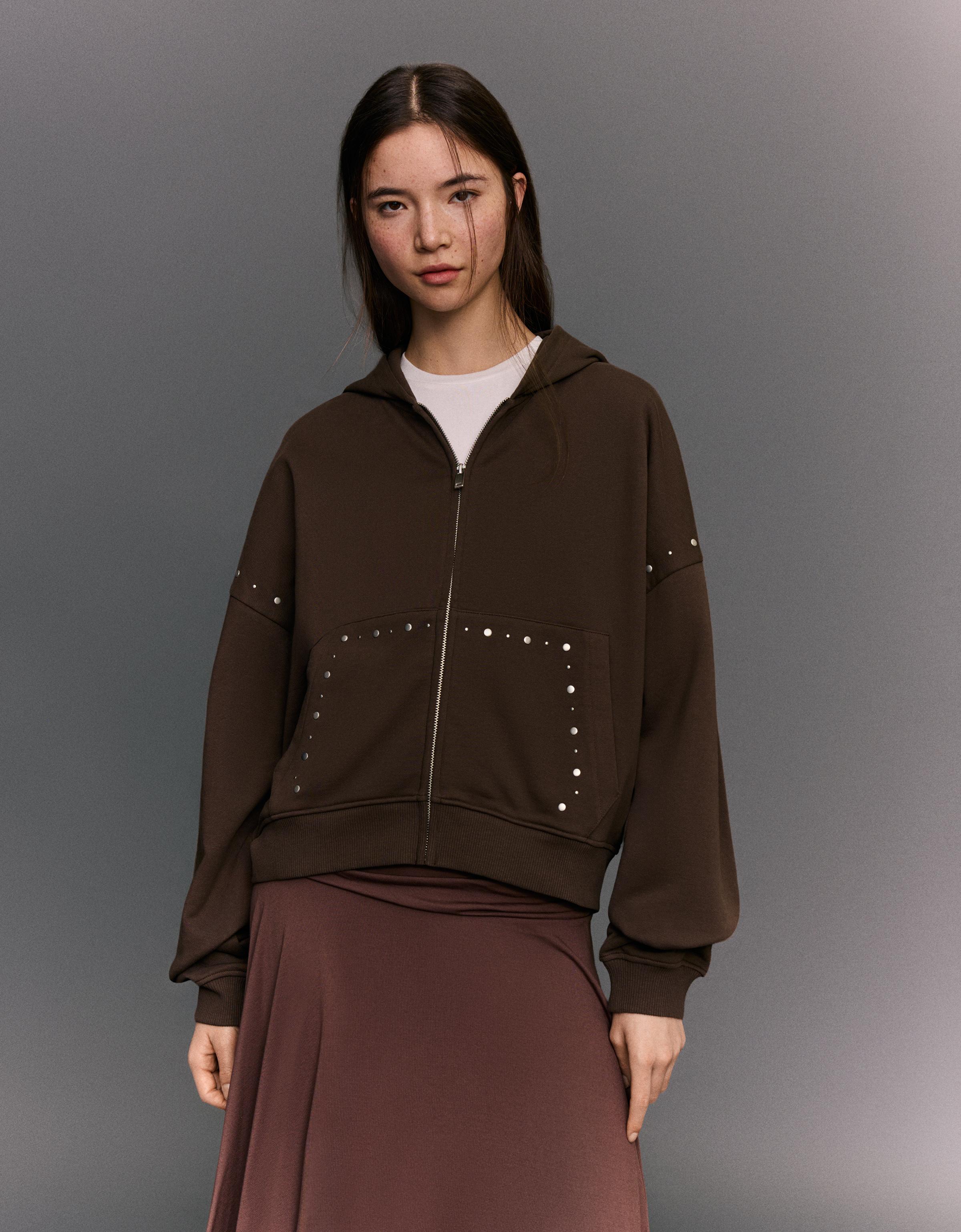 Bershka Kapuzenpullover Mit Reißverschluss Und Nieten Damen M Braun