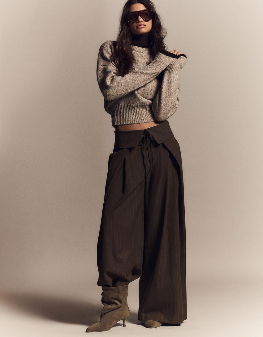 Slouchy-Stiefeletten mit Kitten-Heels-Gelbbraun