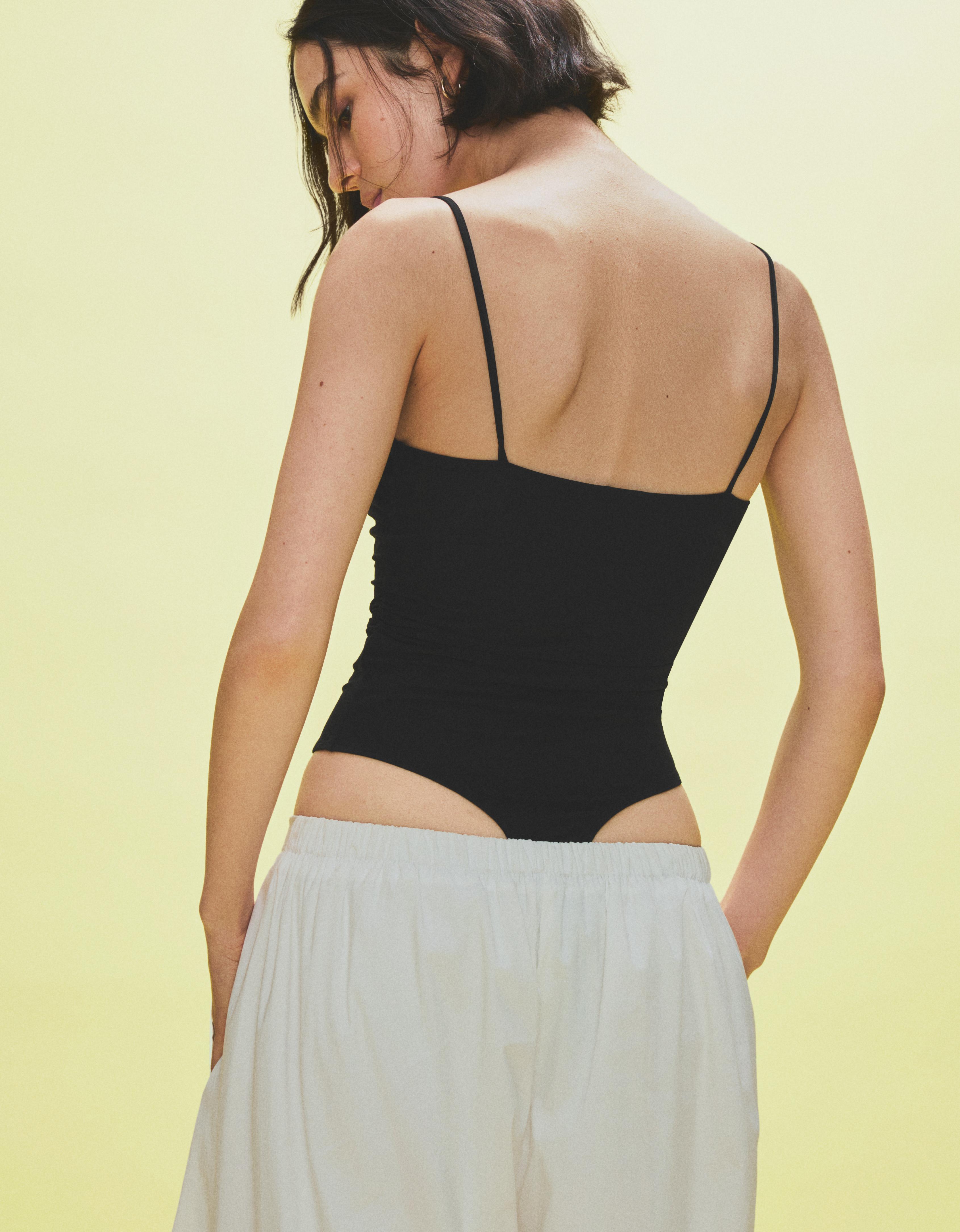 Draped strap body — Black