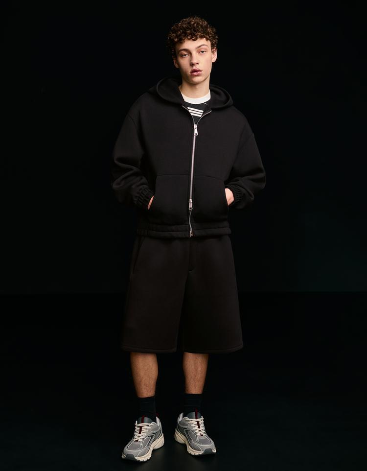 Oversize sentetik kauçuk bermuda