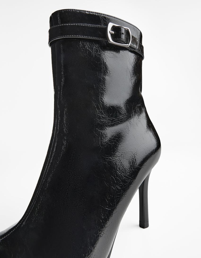 Bottines à talon bride à boucle-Noir
