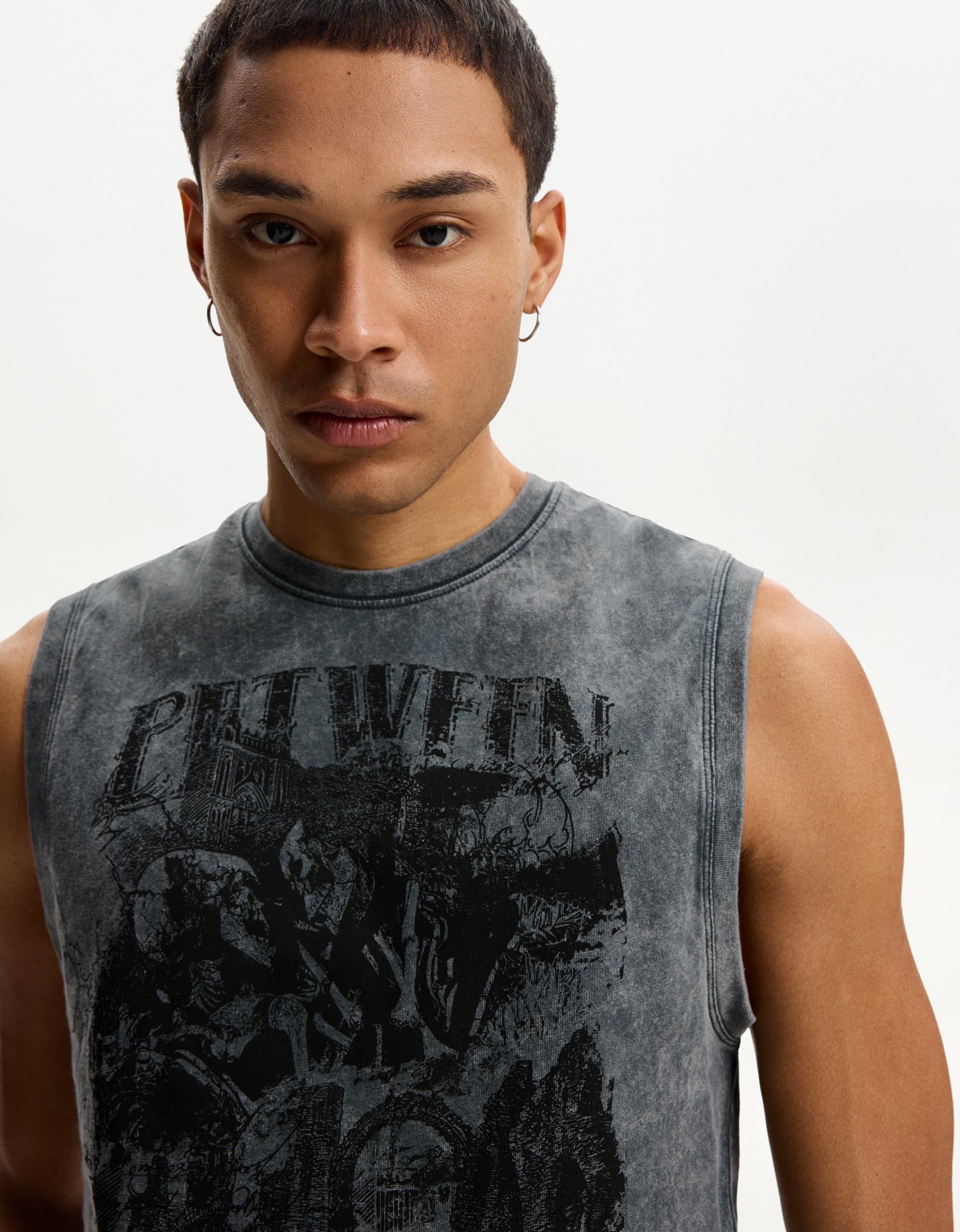 Printed sleeveless T-shirt - T-shirts - Men | Bershka