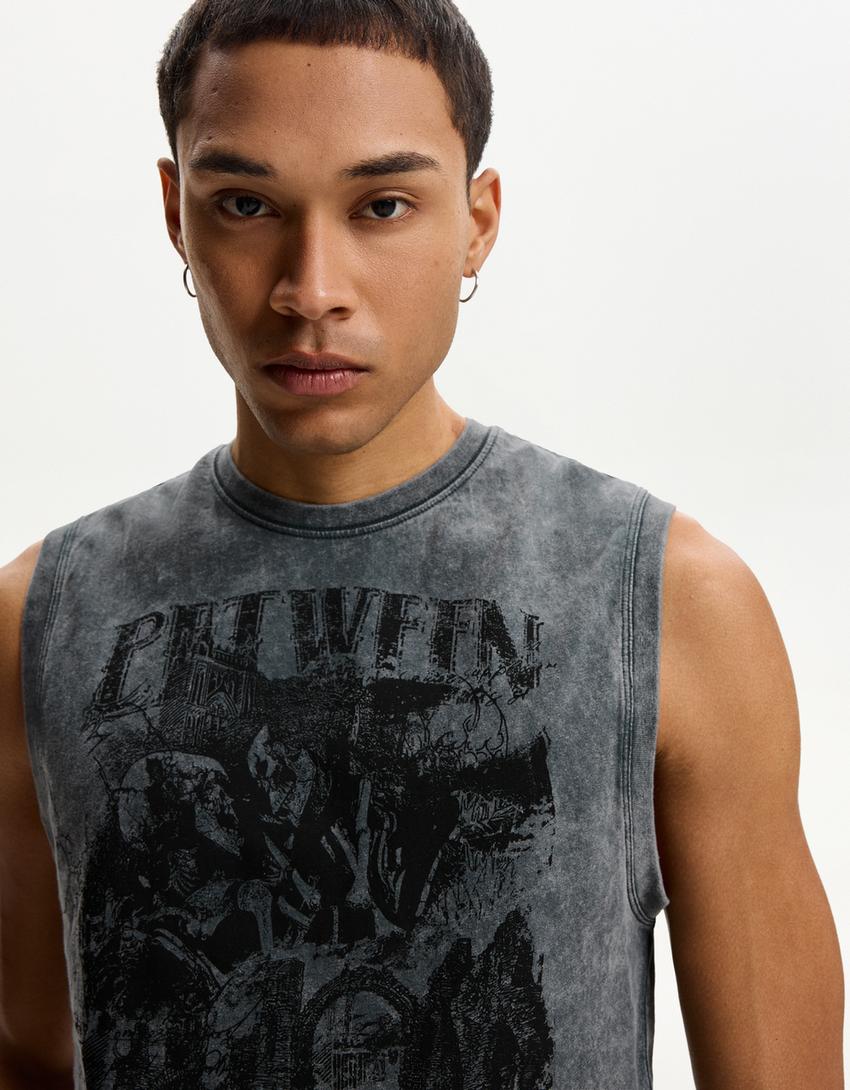 Printed sleeveless T-shirt