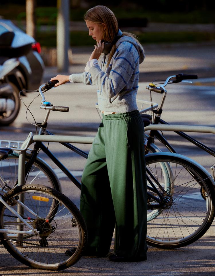Dancer plush joggers — Green