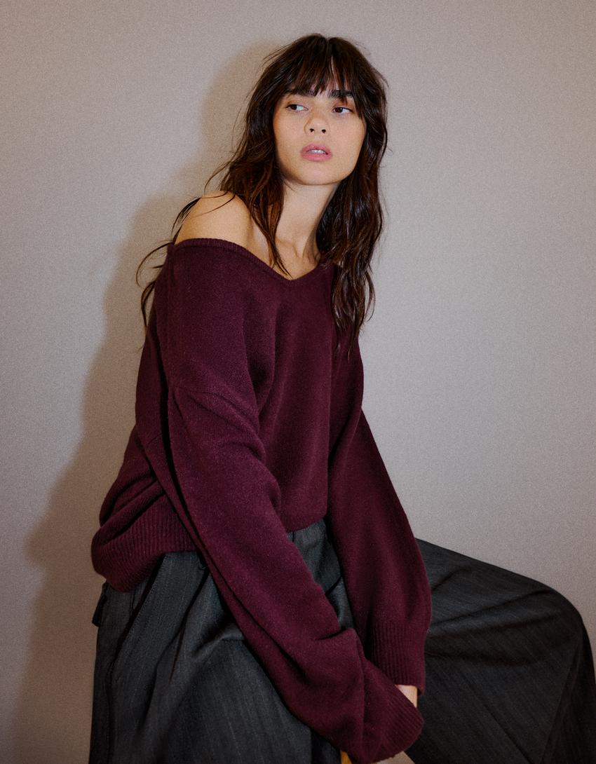 Oversize-Pullover mit V-Ausschnitt aus Soft-Touch-Material-Bordeaux
