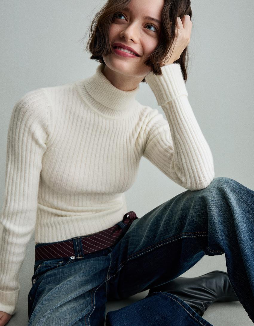Ribbed high neck sweater-Cream