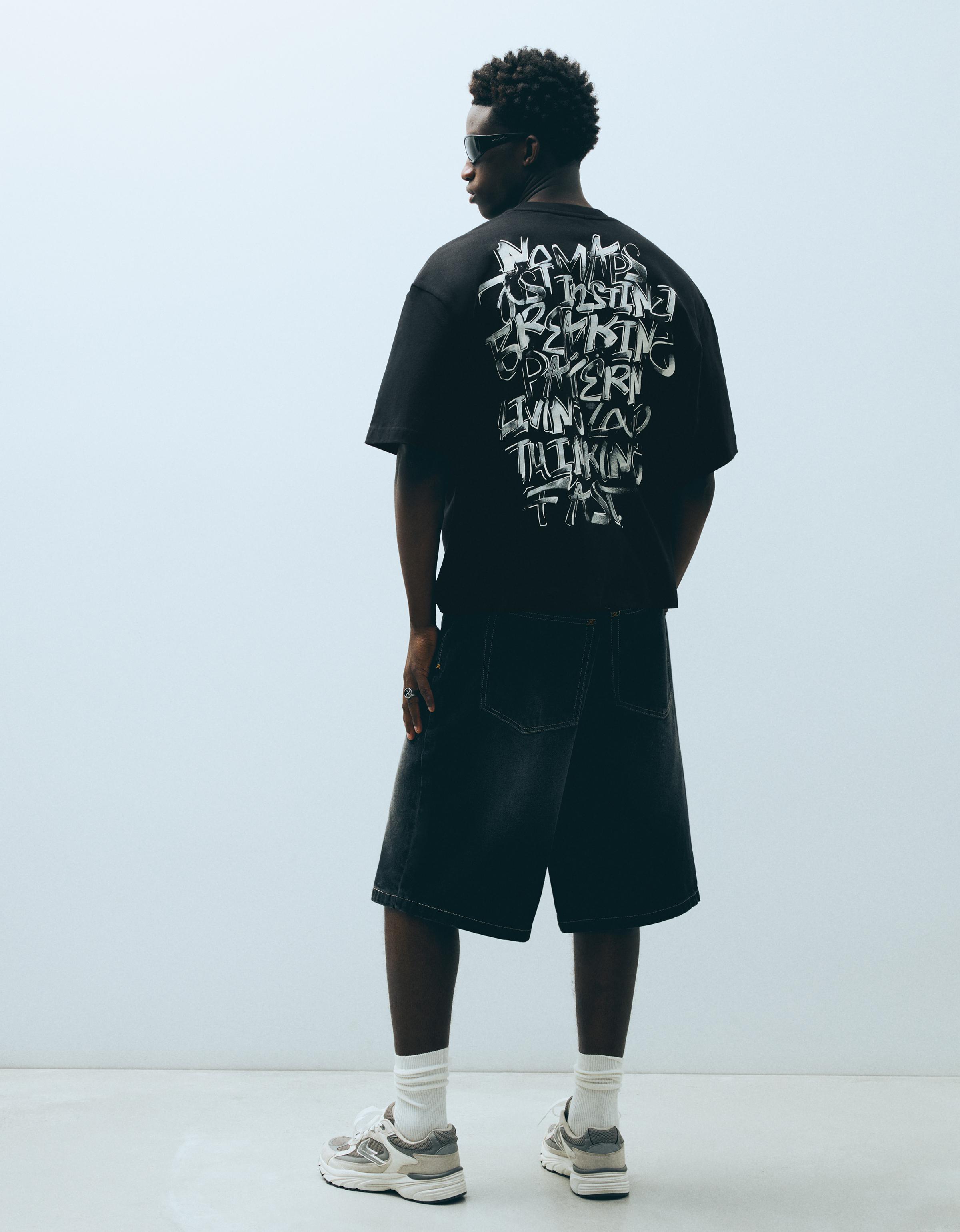 Boxy-fit printed T-shirt — Black