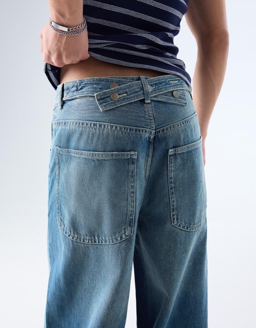 Jeans baggy con fibbia posteriore-Azzurro Lavato