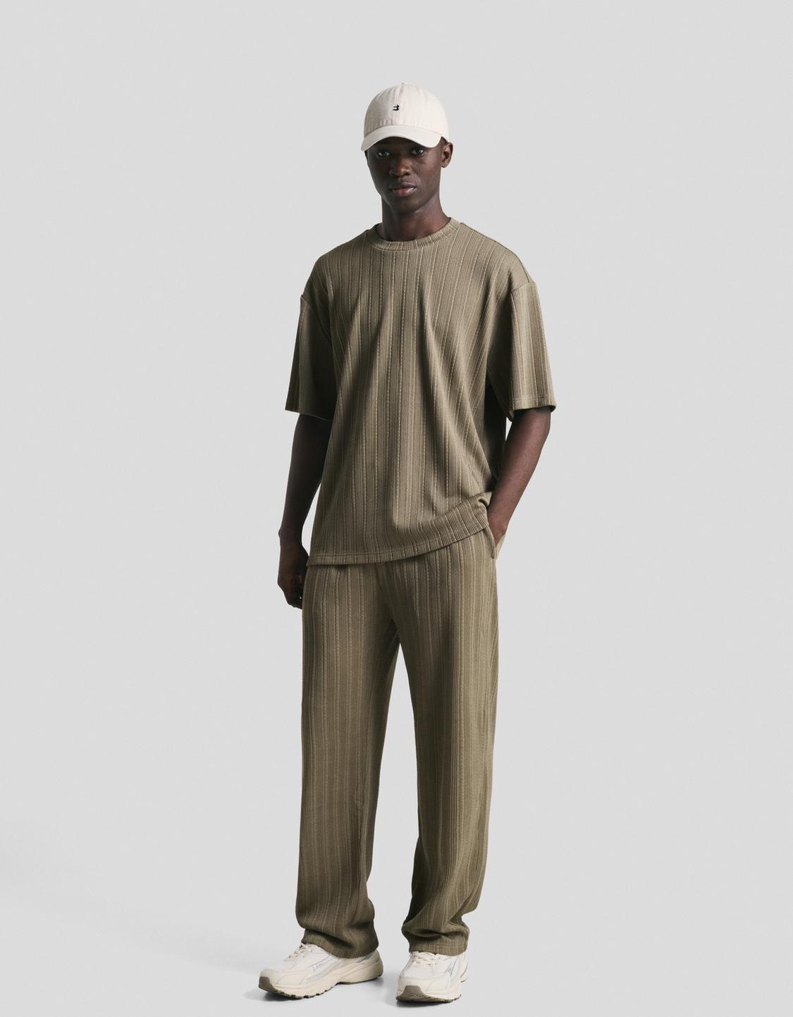 Ensemble t-shirt et pantalon