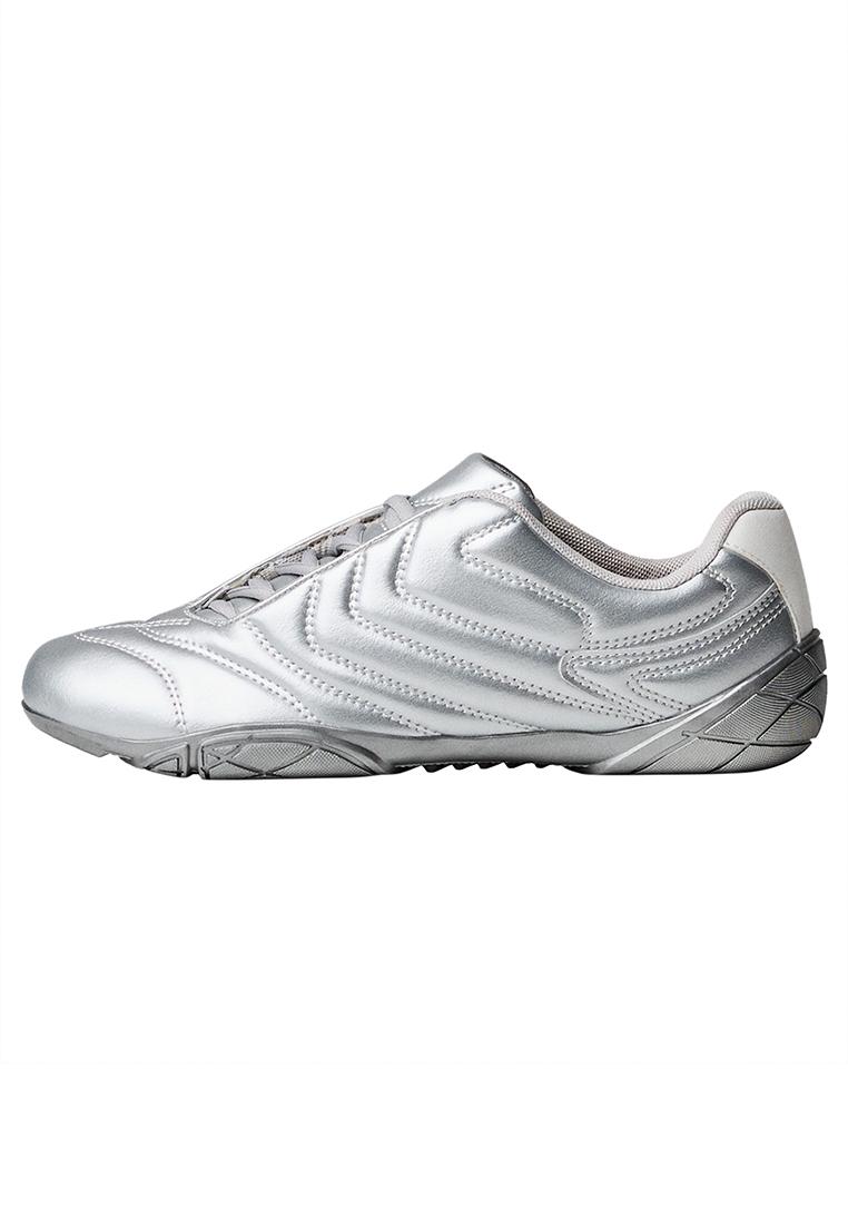 Football trainers