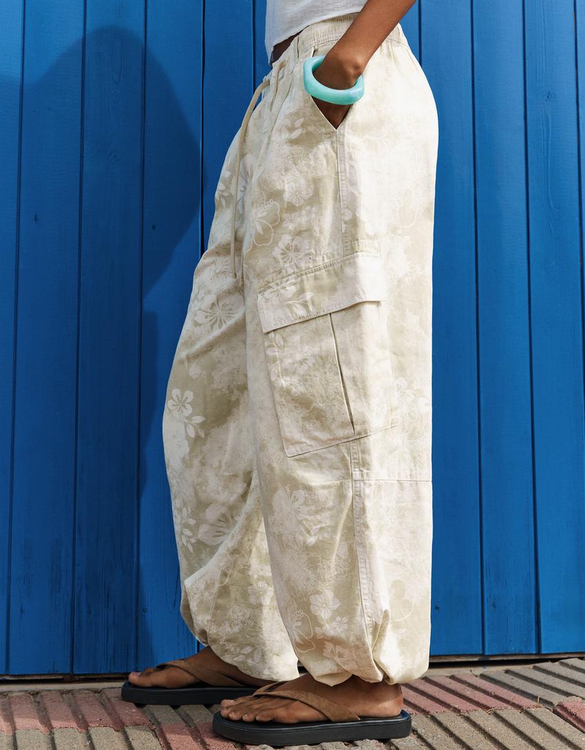 Printed cargo trousers-Sand