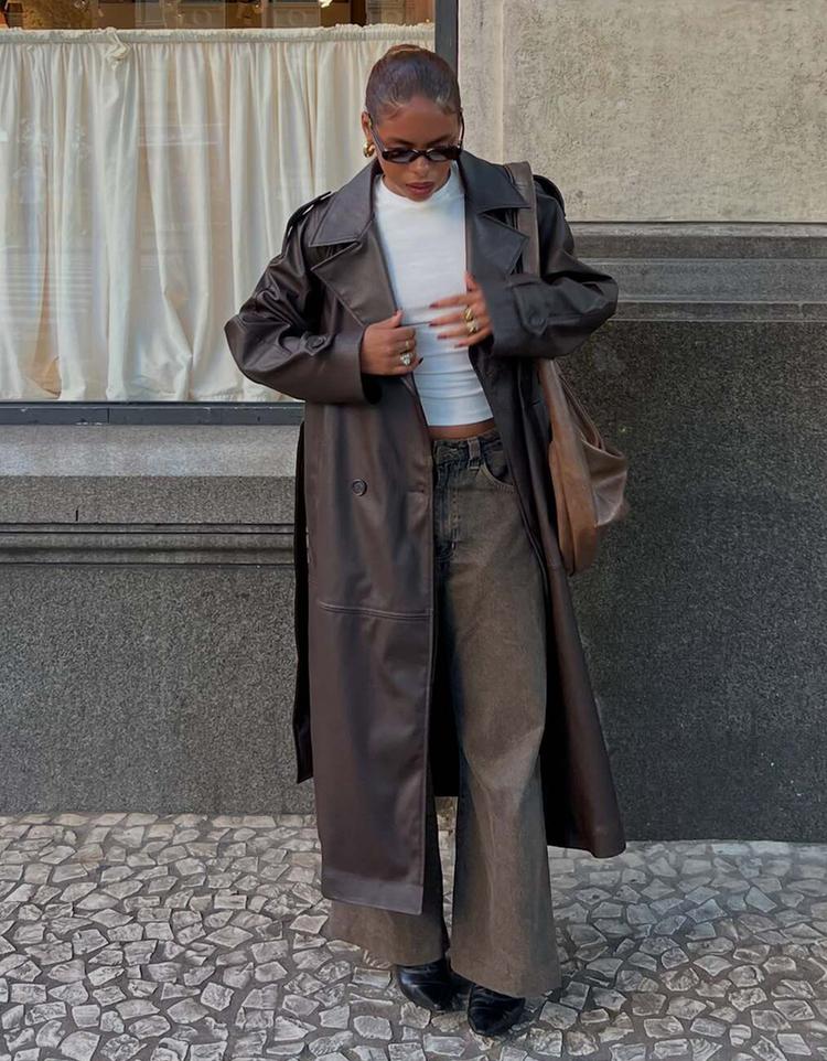 Chicas-Leather Look