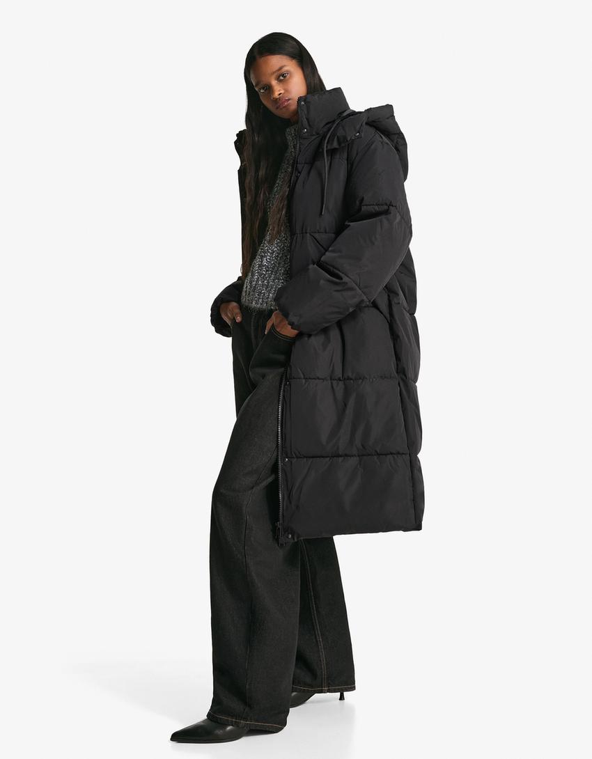 Gara pufīga jaka ar ūdensnecaurlaidīgu kapuci-Melns