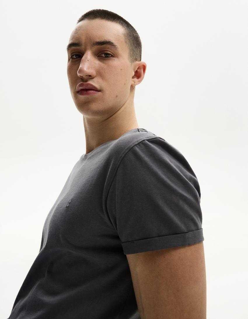 Embroidered short sleeve roll-up T-shirt-Grey