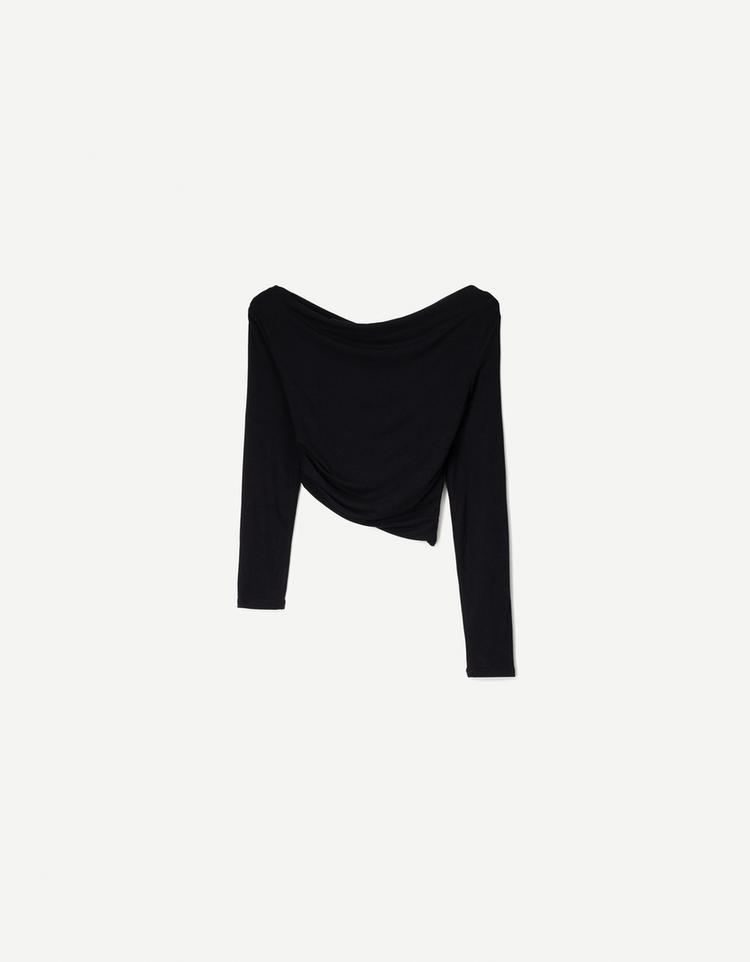 Uzun kollu asimetrik t-shirt
