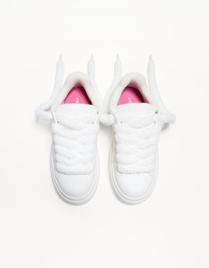 حذاء رياضي بنعل سميك-أبيض