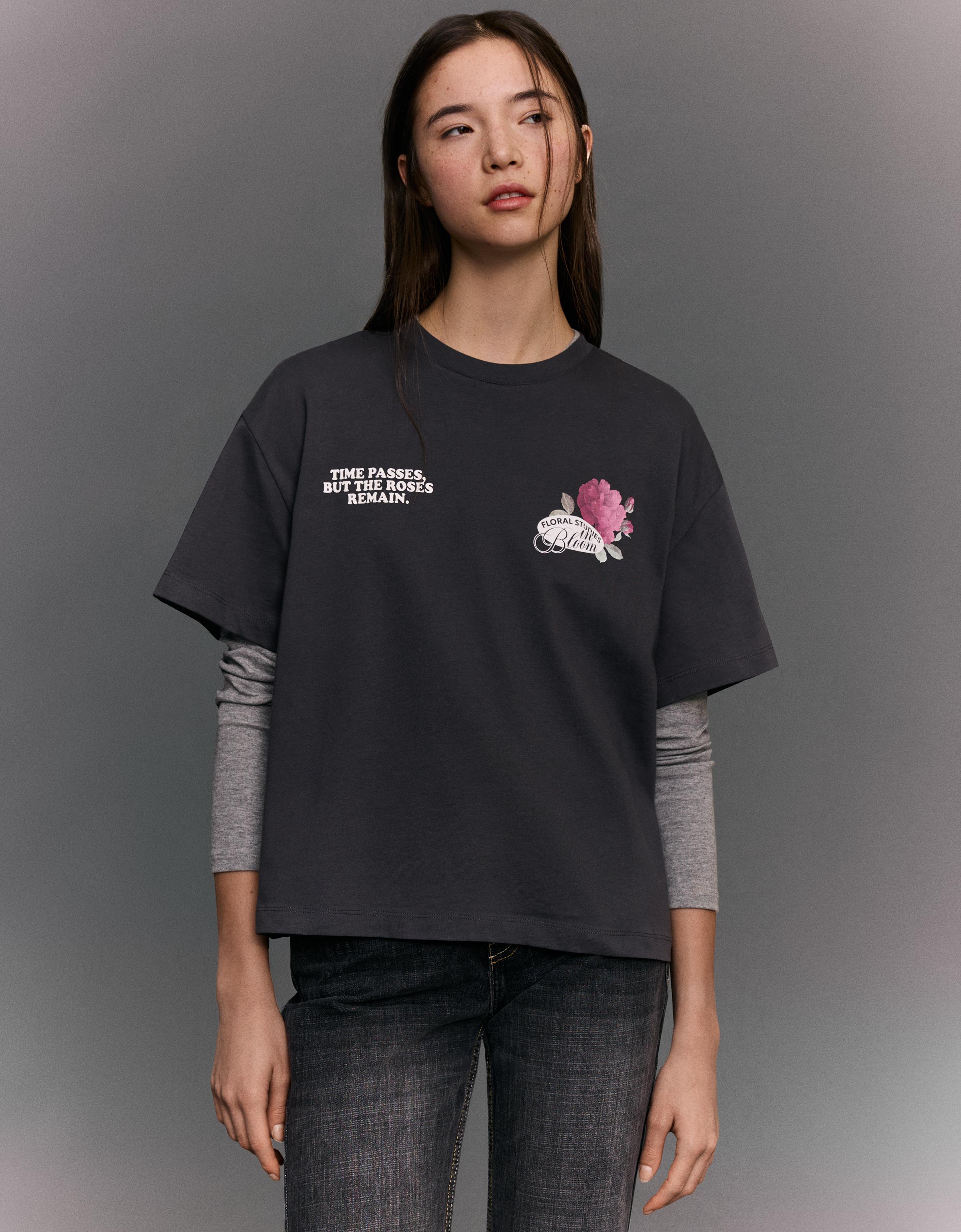 Bershka Oversize-T-Shirt Mit Kurzen Ärmeln Und Print Damen Xs Dunkelgrau