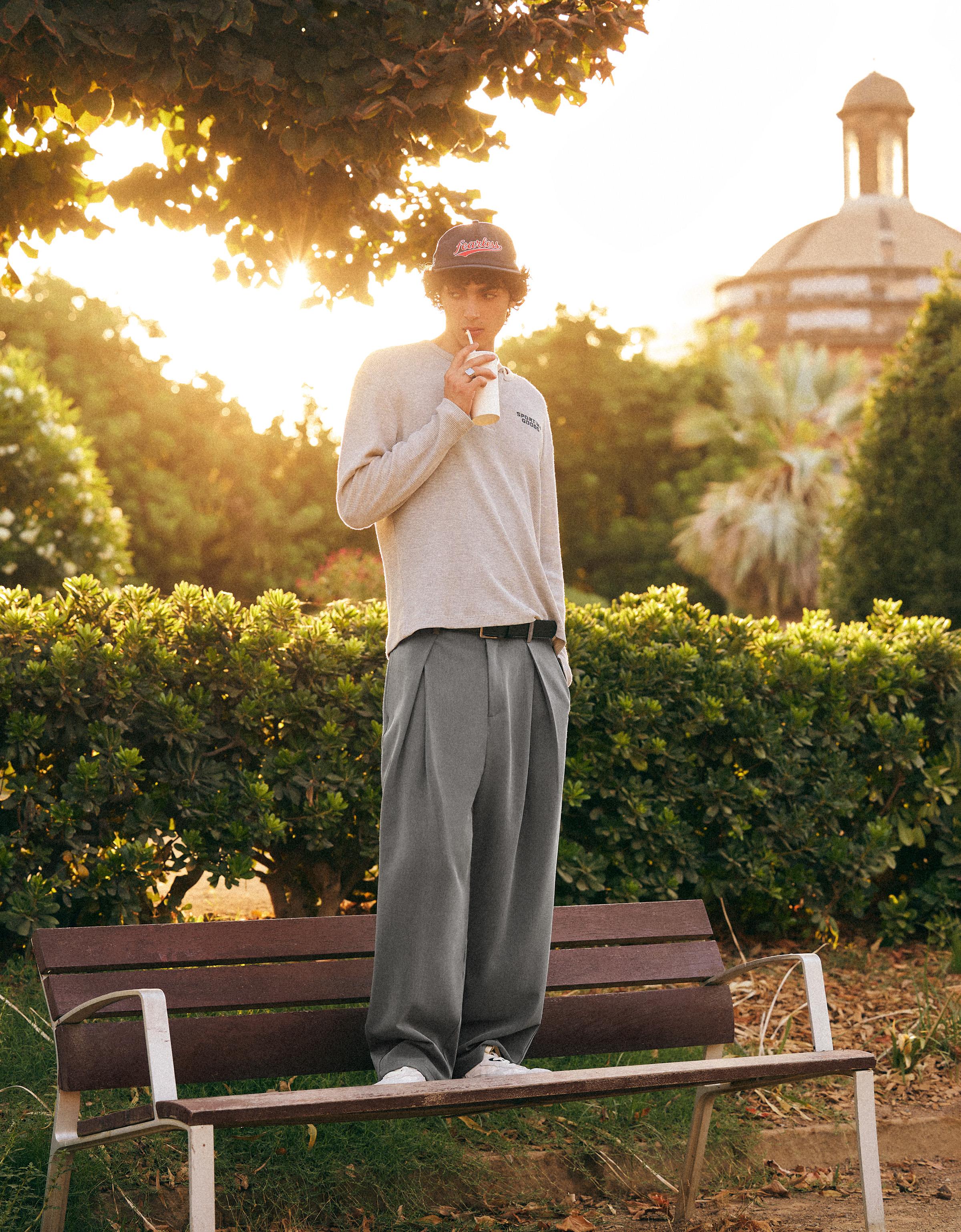 Pleated baggy trousers — Grey